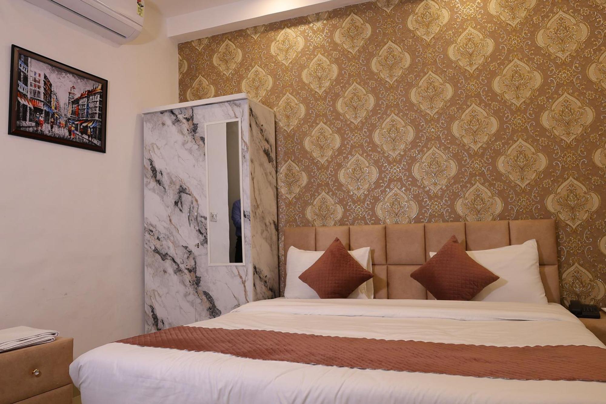 The Sandalwood By La Carnation I Faridabad-gurgaon Road