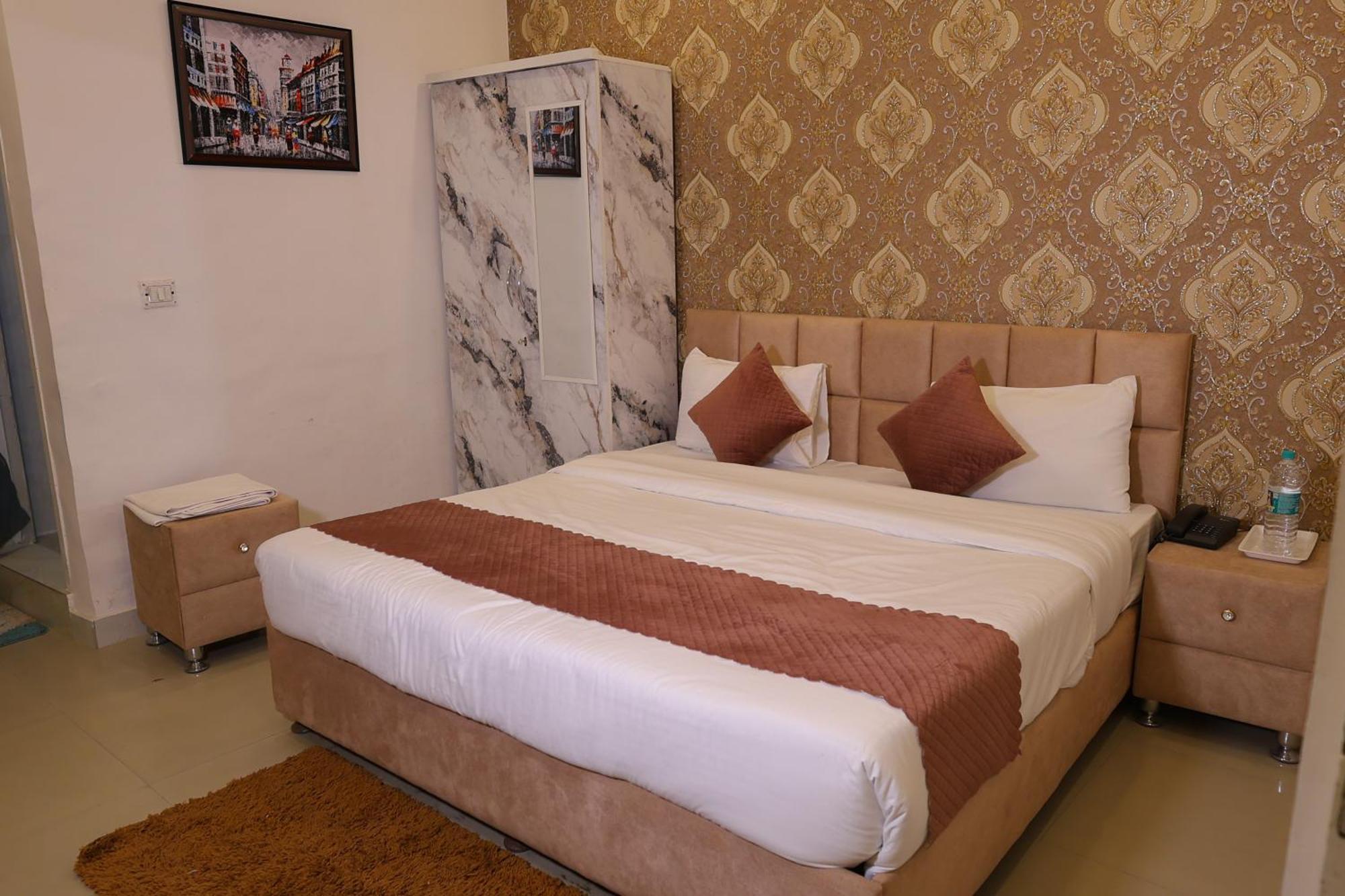 The Sandalwood By La Carnation I Faridabad-gurgaon Road Hotel Gurgaon