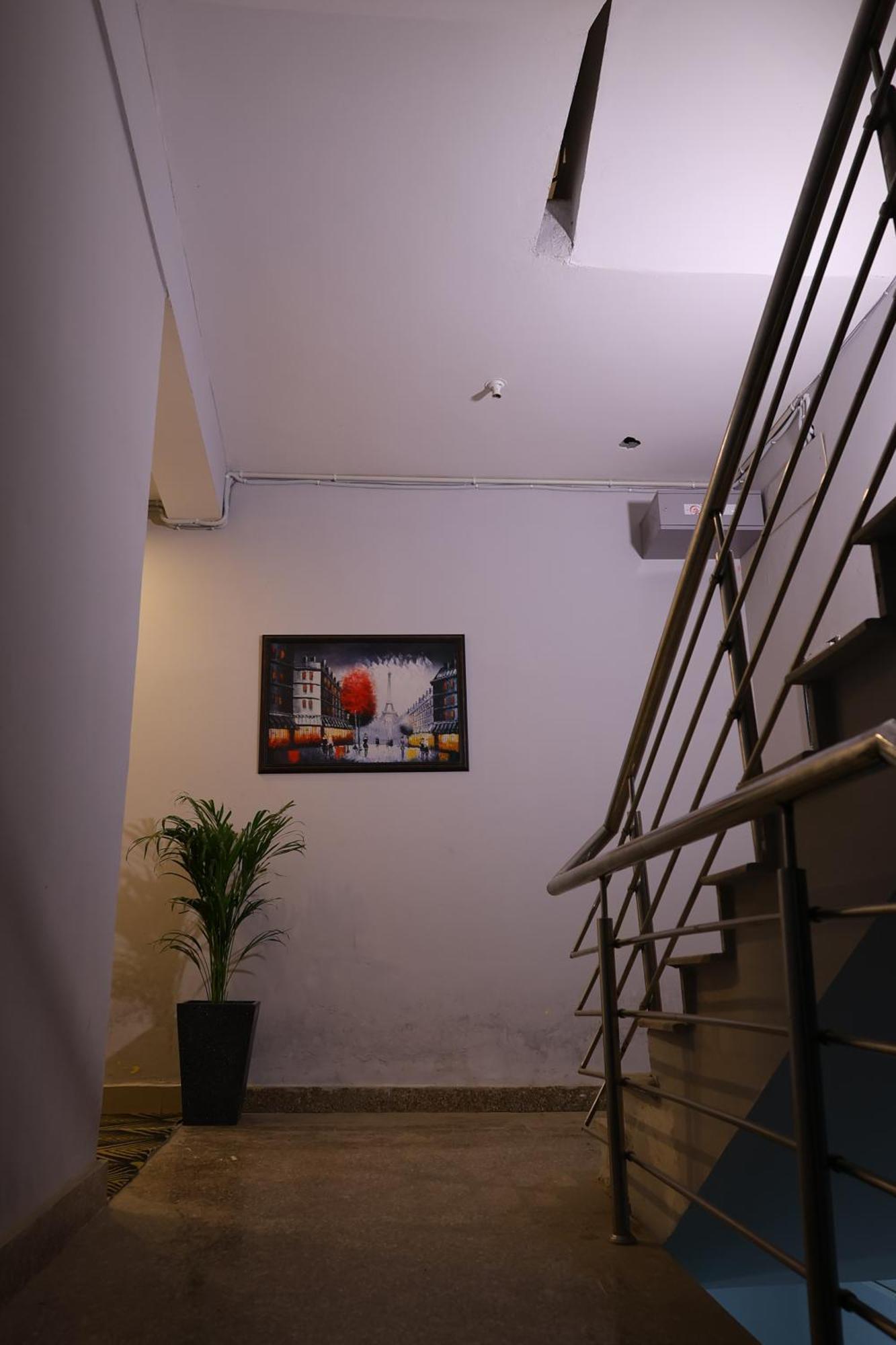 The Sandalwood By La Carnation I Faridabad-gurgaon Road Hotel