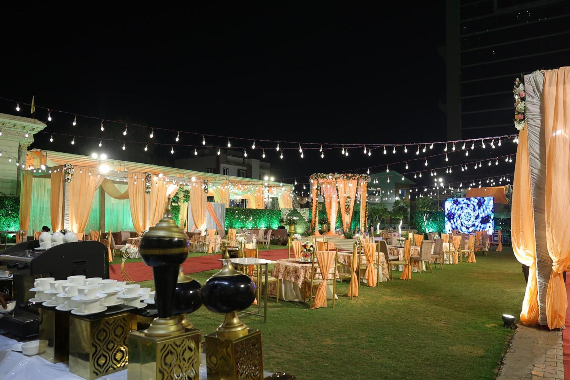 The Sandalwood By La Carnation I Faridabad-gurgaon Road 3*