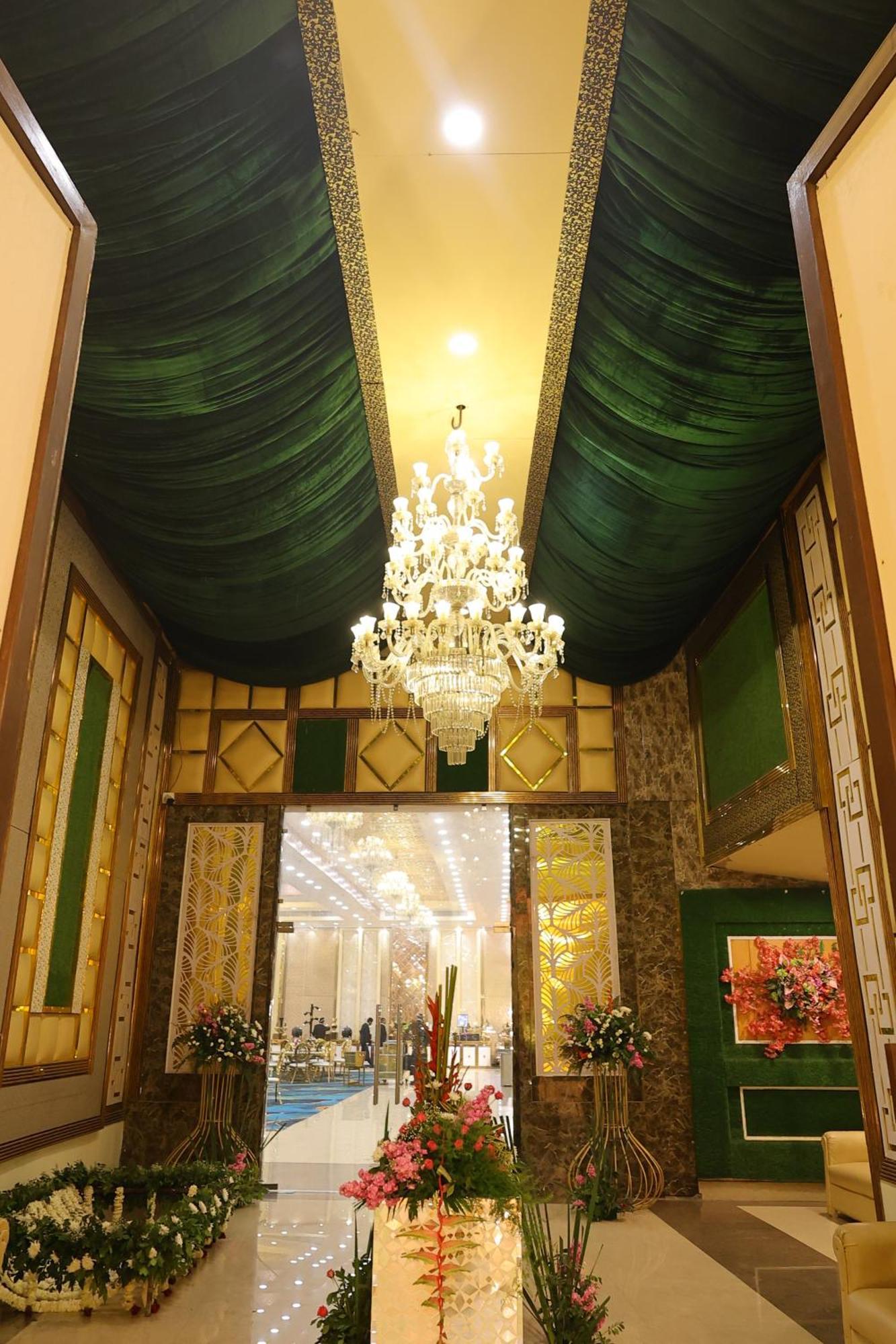 The Sandalwood By La Carnation I Faridabad-gurgaon Road 3*