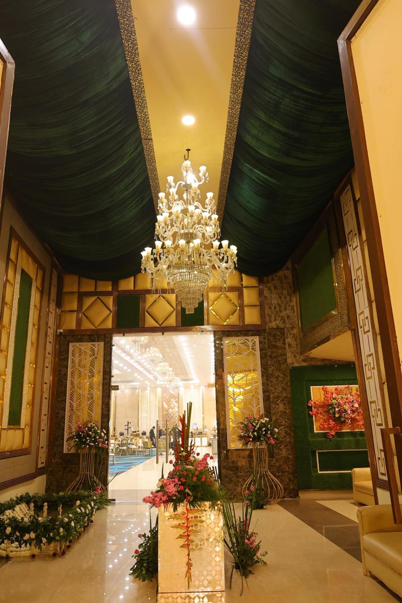 The Sandalwood By La Carnation I Faridabad-gurgaon Road Hotel Gurgaon