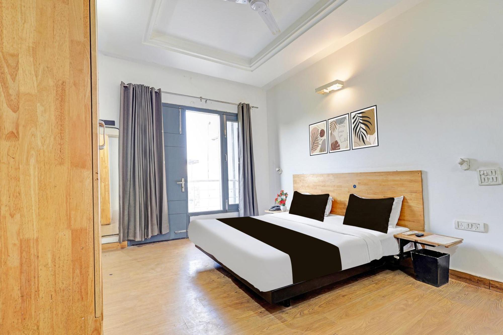 Super Townhouse Sector 49 Sohna Road * Gurgaon