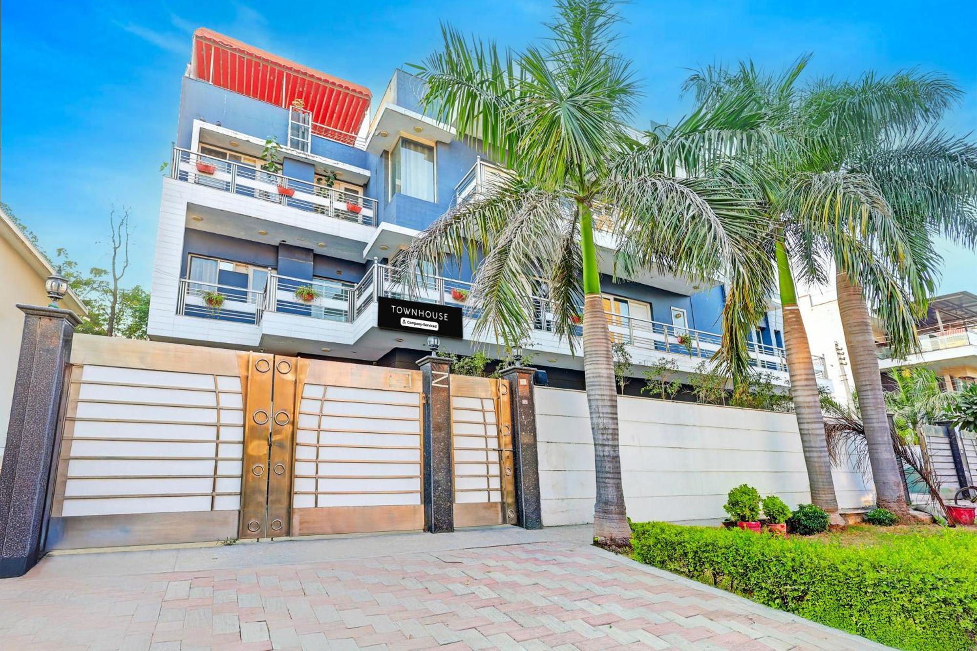 Super Townhouse Sector 49 Sohna Road * Gurgaon