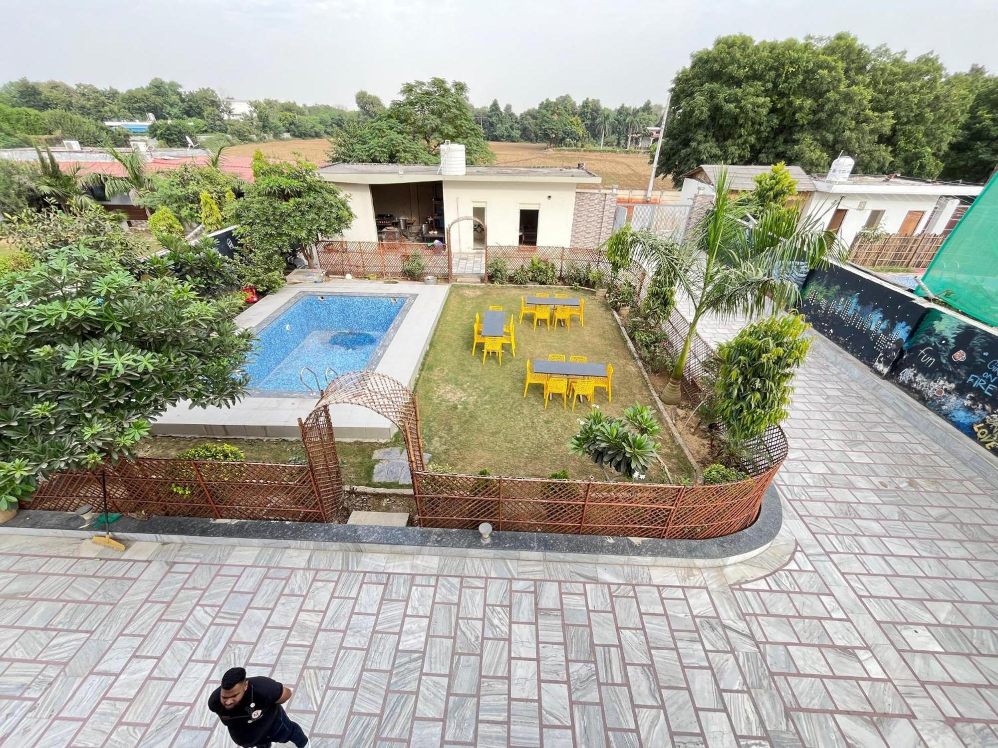Farm stay Gobravo 11 - 6bhk Farm With Pool And Garden - Gurgaon
