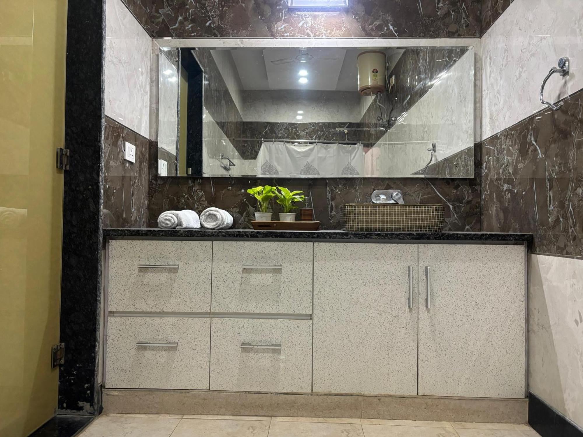 Farm stay Gobravo 11 - 6bhk Farm With Pool And Garden -