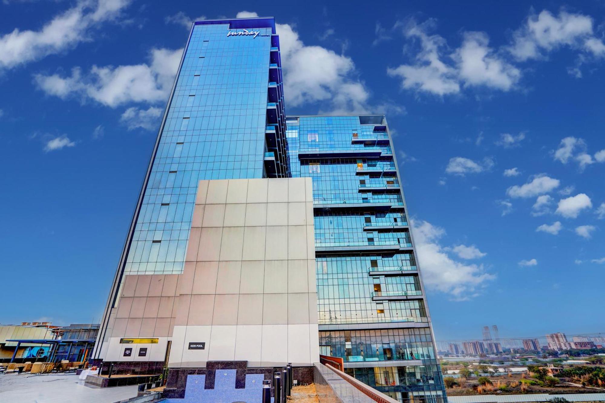 Sunday And Residences Hotel Gurgaon