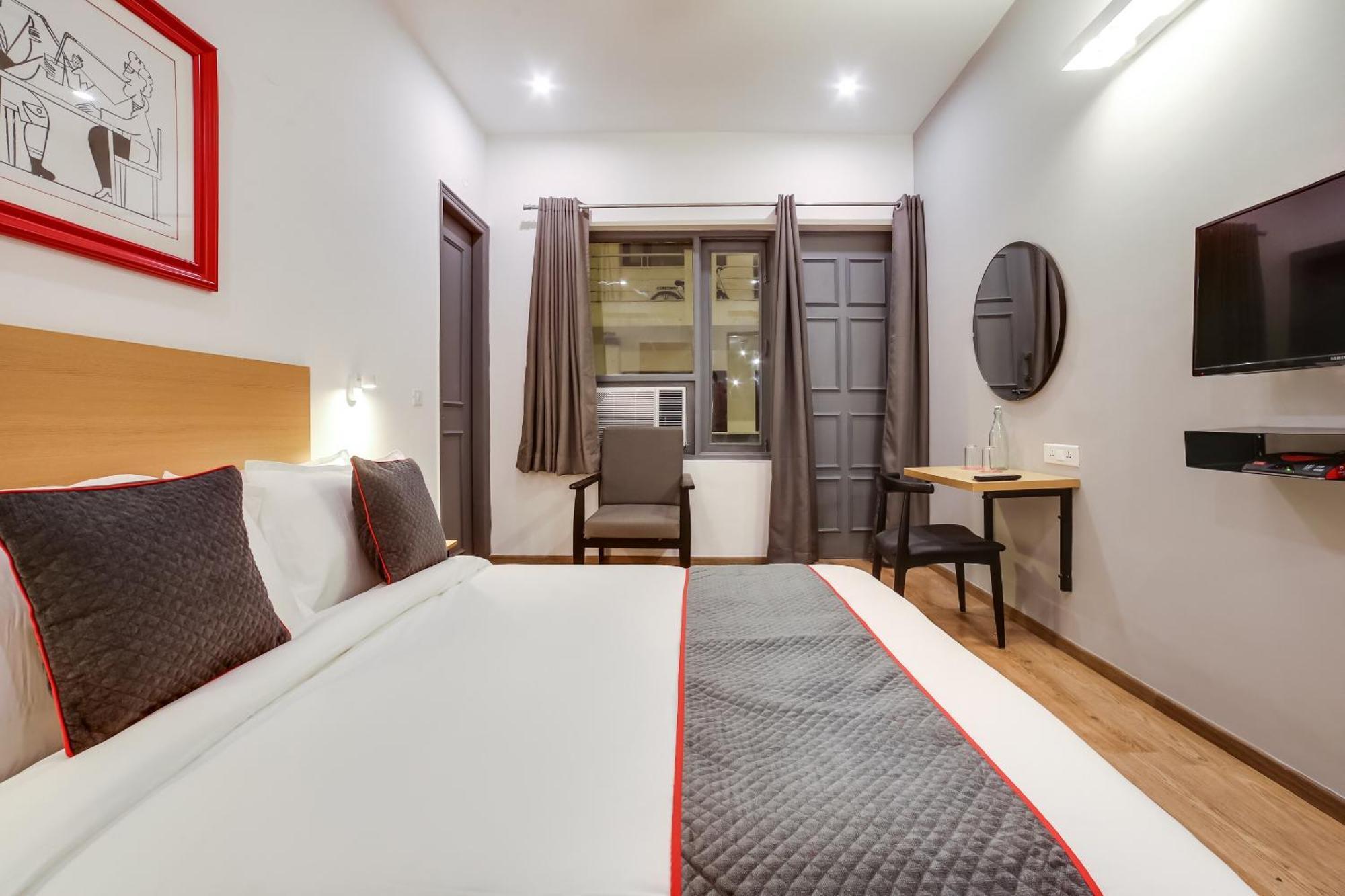 Townhouse Unitech Cyber Park Near Omaxe Celebration Mall Hotel