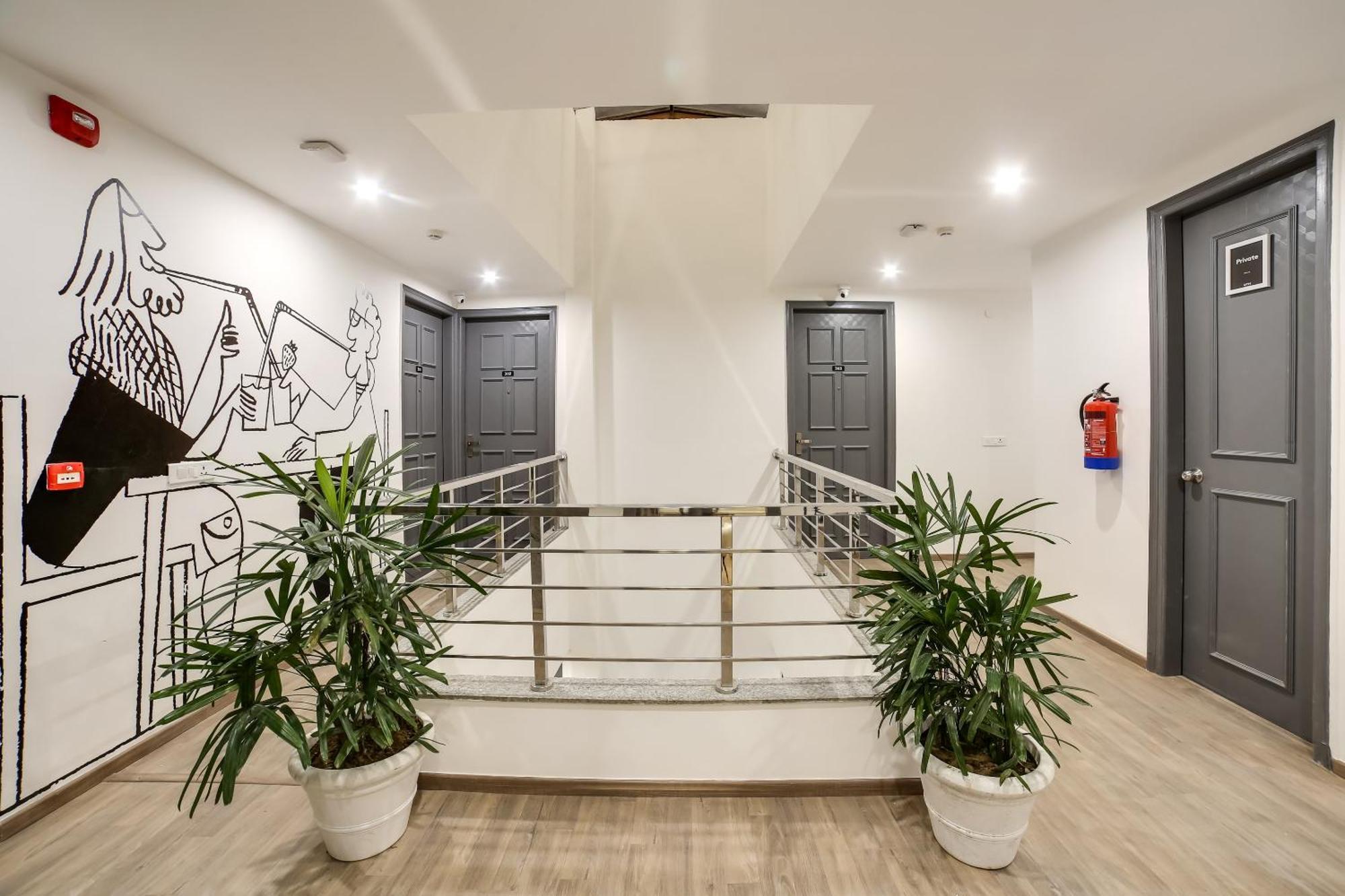 Hotel Townhouse Unitech Cyber Park Near Omaxe Celebration Mall Gurgaon