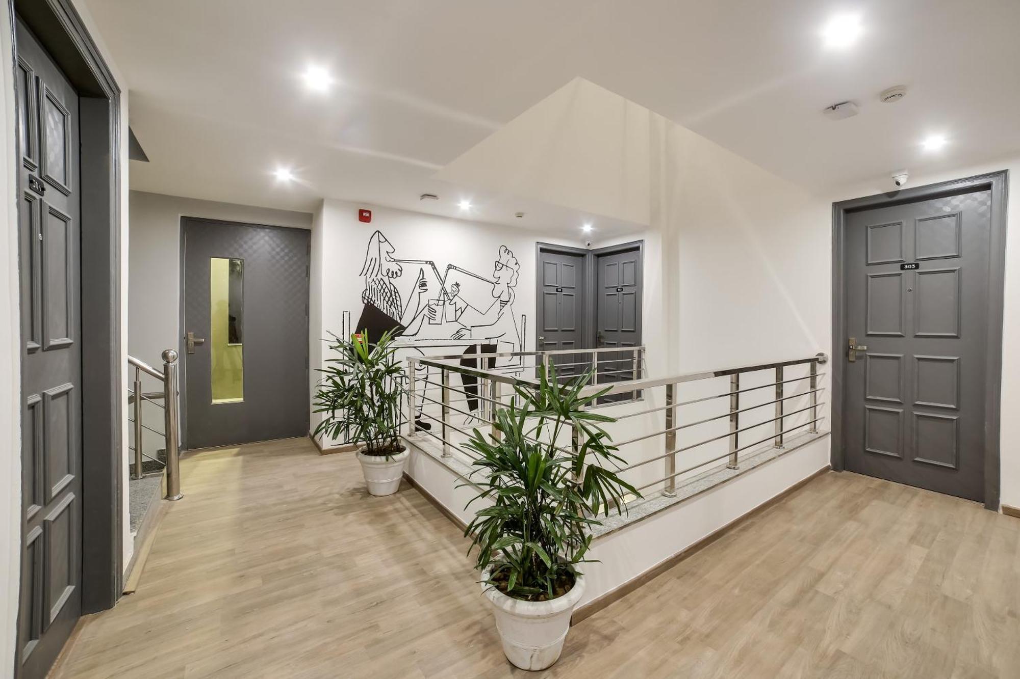 Townhouse Unitech Cyber Park Near Omaxe Celebration Mall Gurgaon