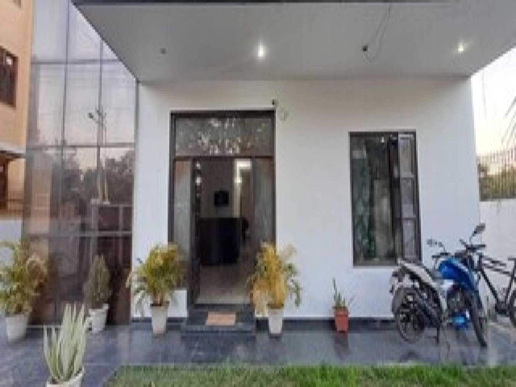 O Naveen Residancy Hotel