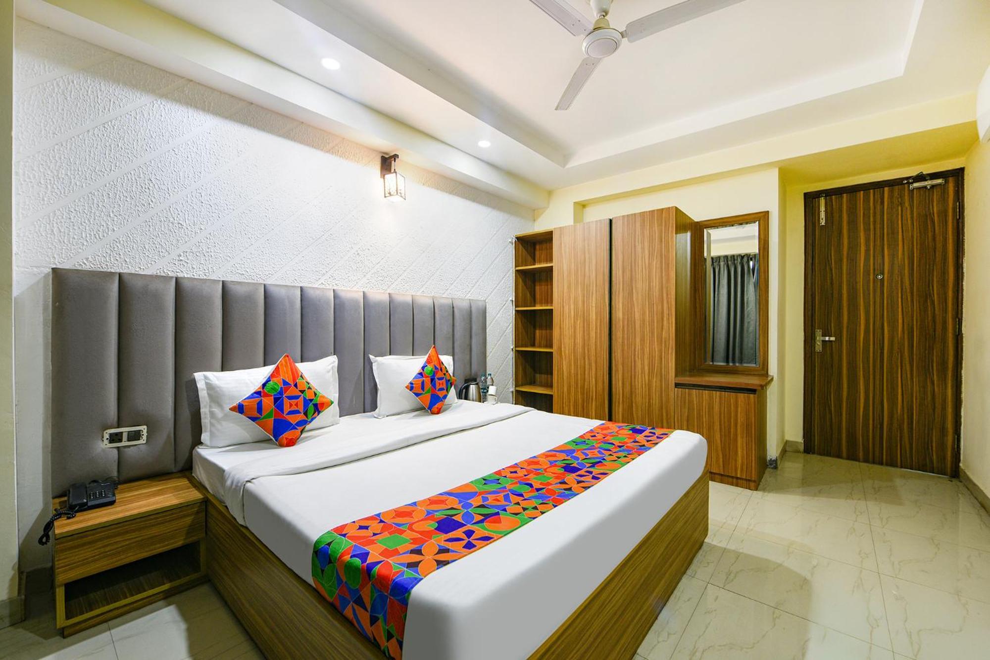 Fabhotel Dm 45 - Nr Millenium City Center Metro Hotel 3*