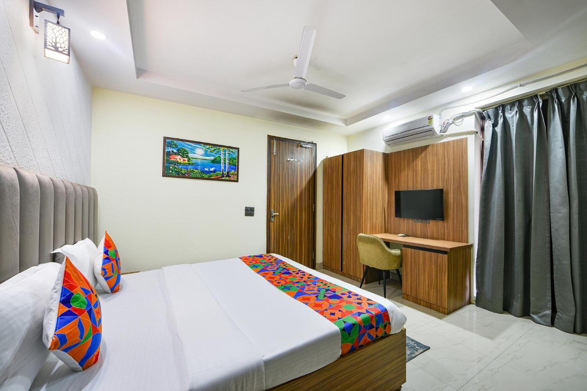 Fabhotel Dm 45 - Nr Millenium City Center Metro 3* Gurgaon