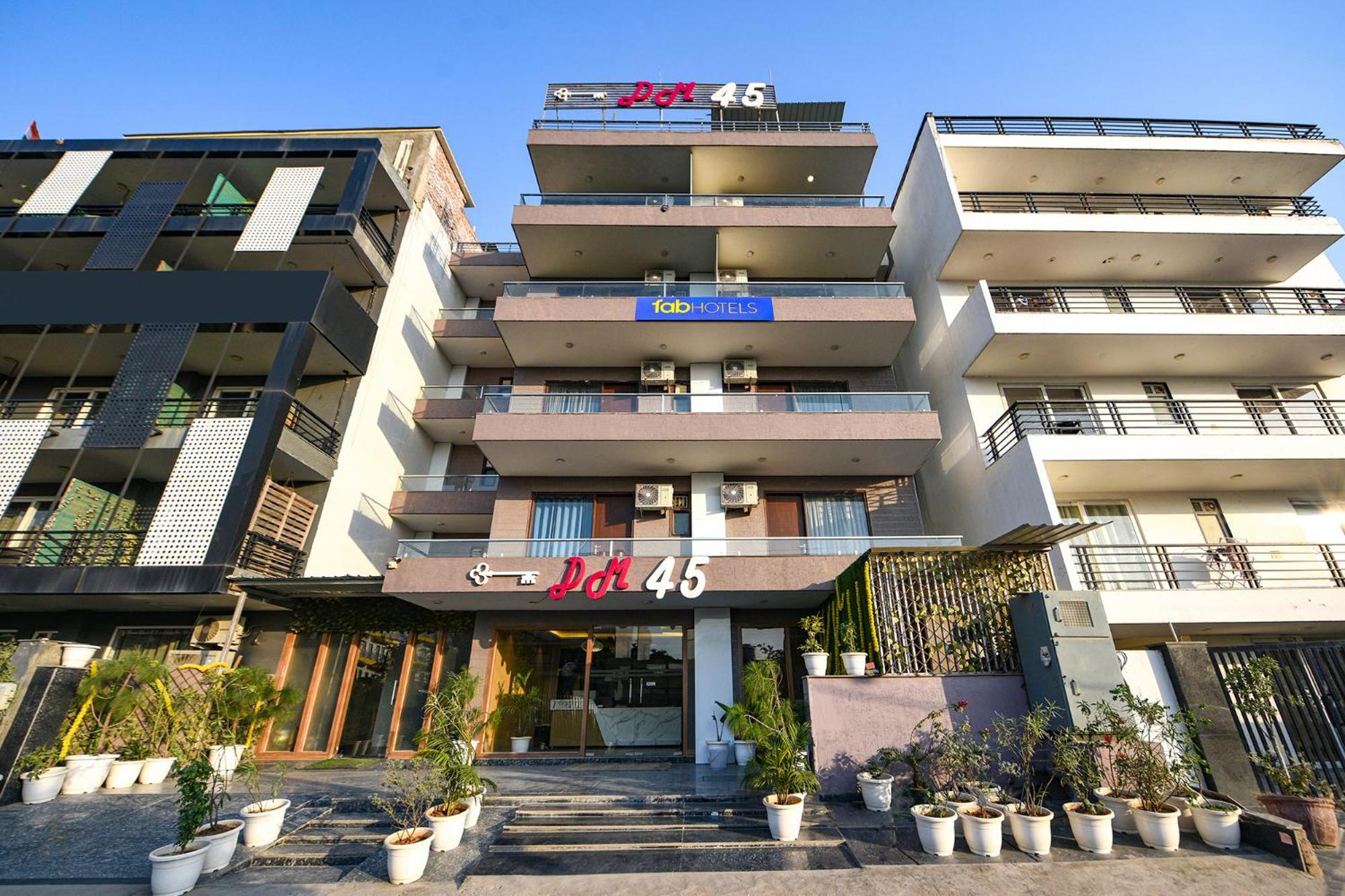 Fabhotel Dm 45 - Nr Millenium City Center Metro 3*