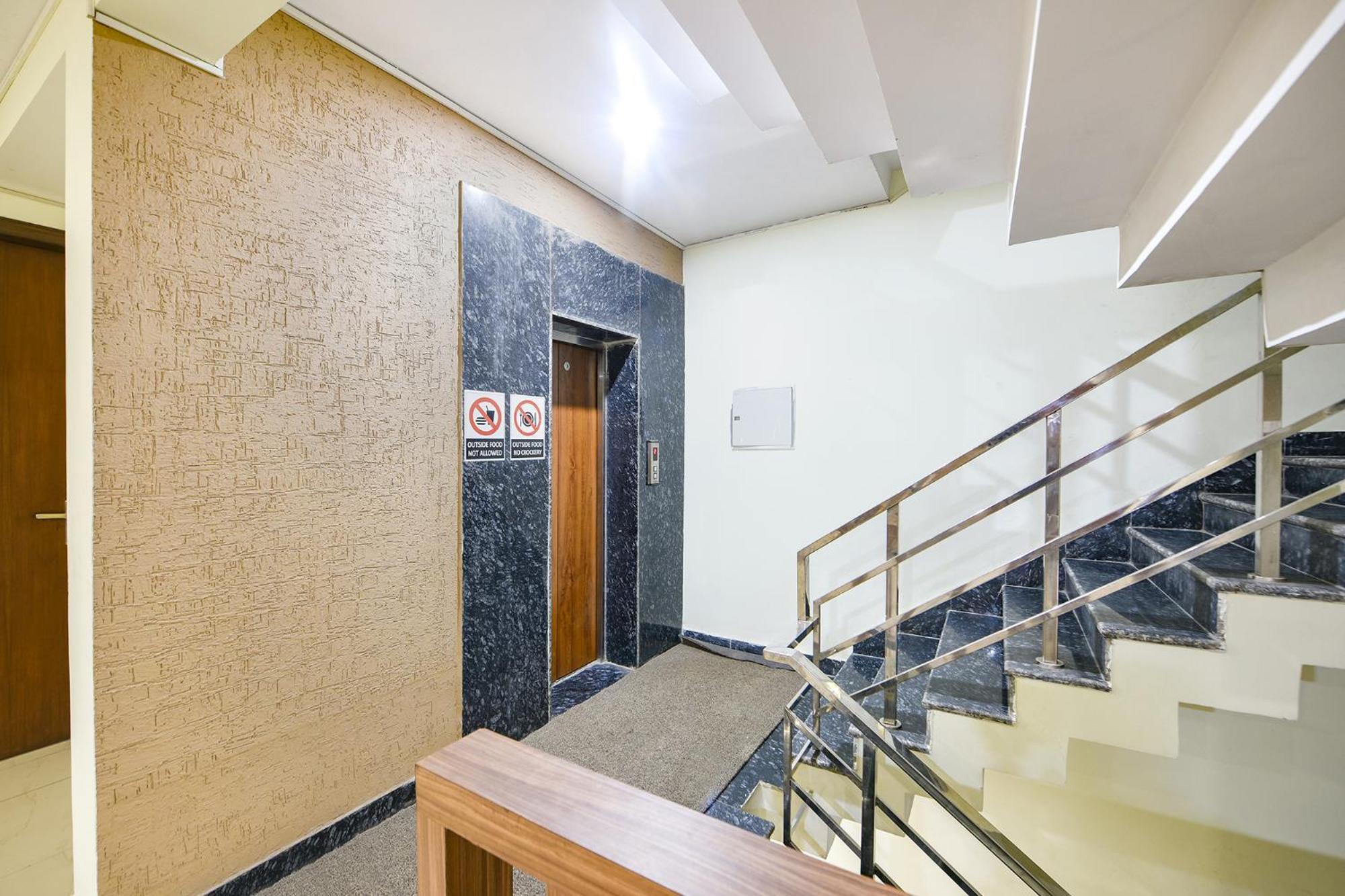 Hotel Fabhotel Dm 45 - Nr Millenium City Center Metro