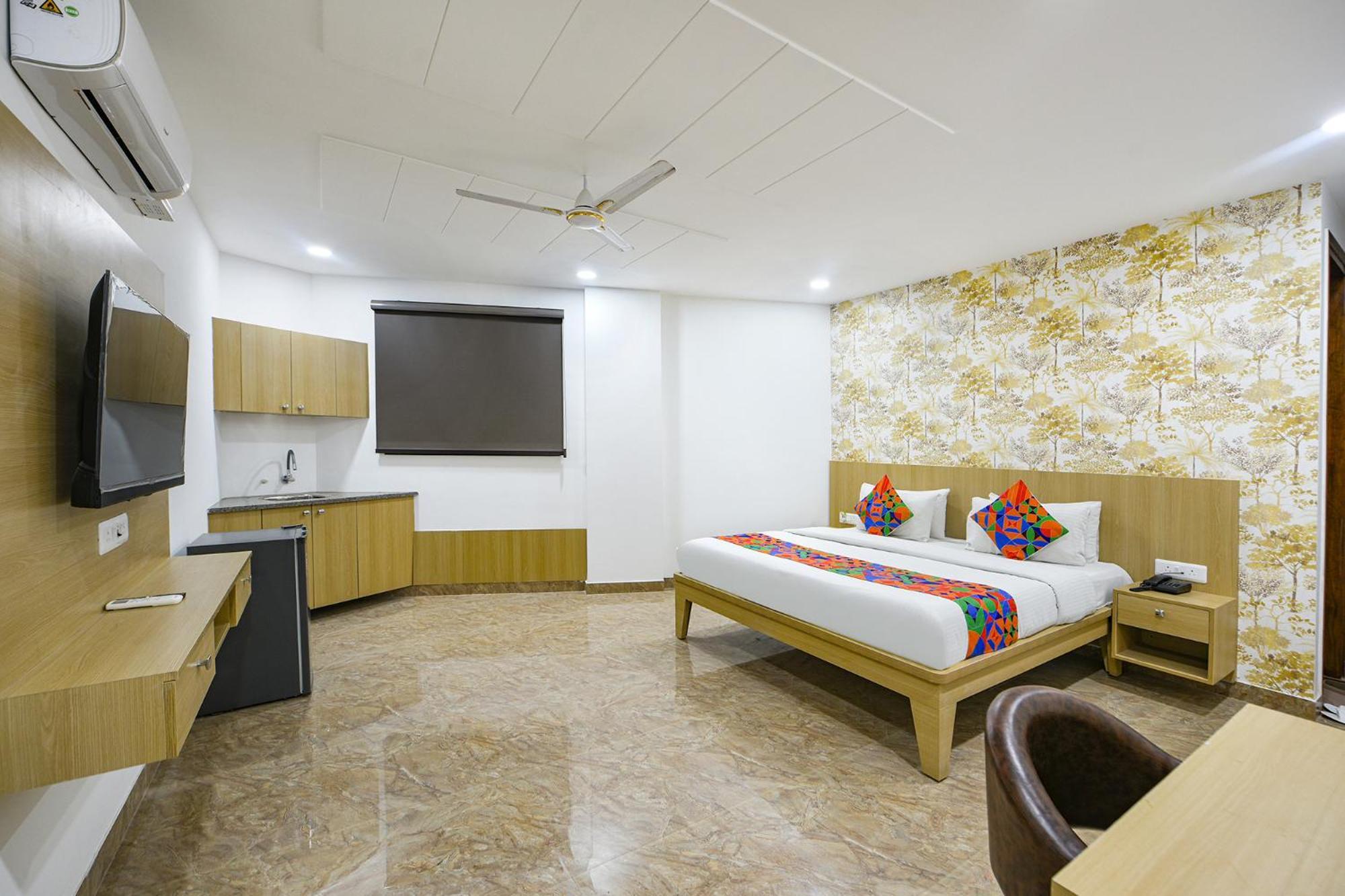 Hotel Fabhotel Luxe 8 Stayz 3*