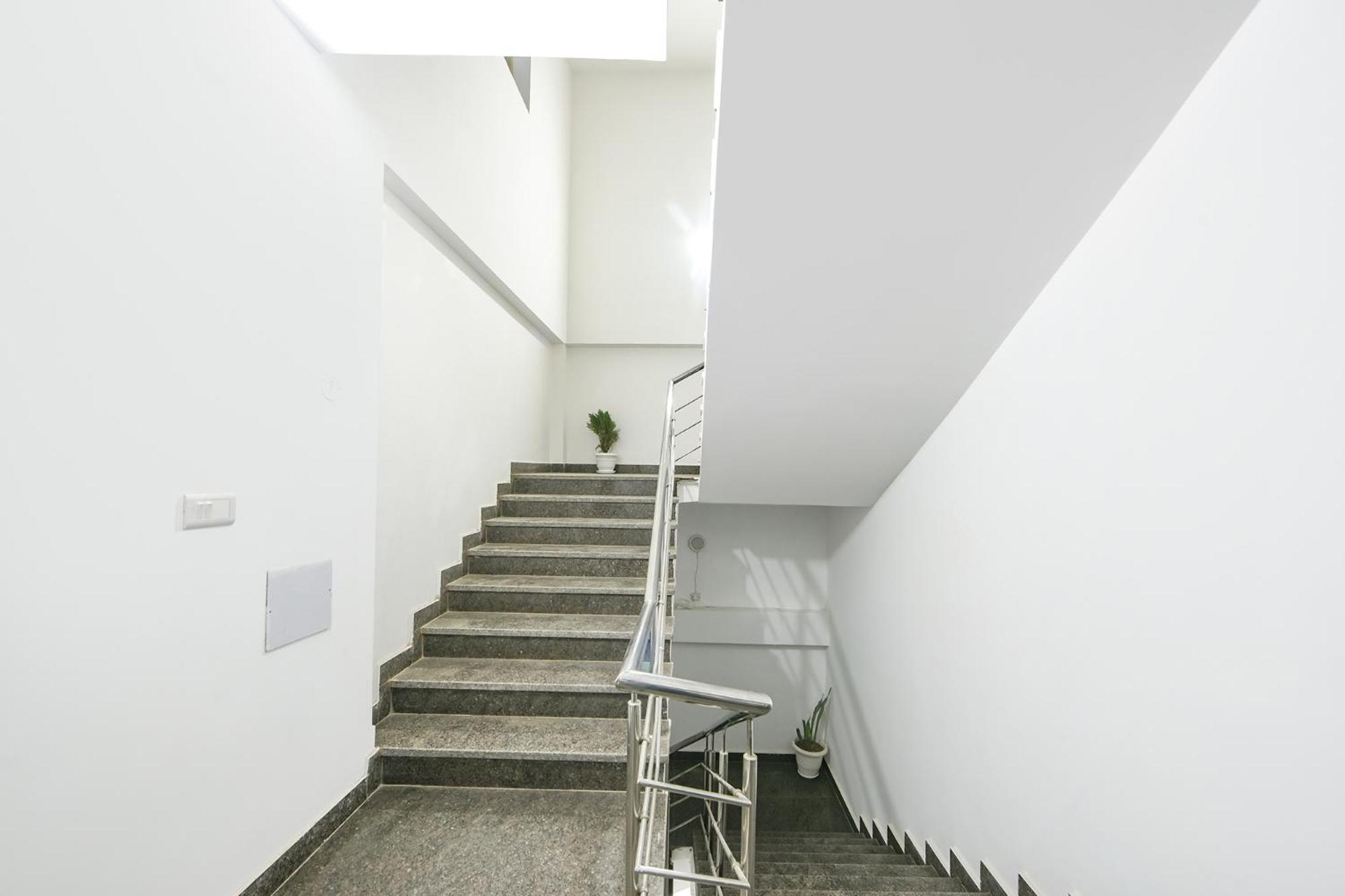 Hotel Fabhotel Luxe 8 Stayz 3*