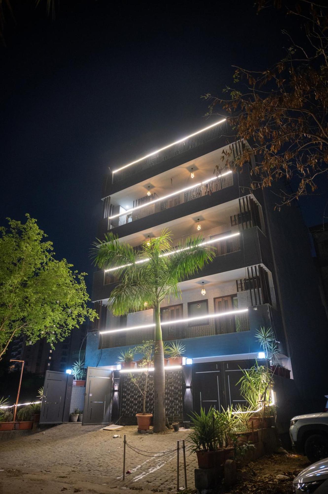 Manzana Hotel Gurgaon