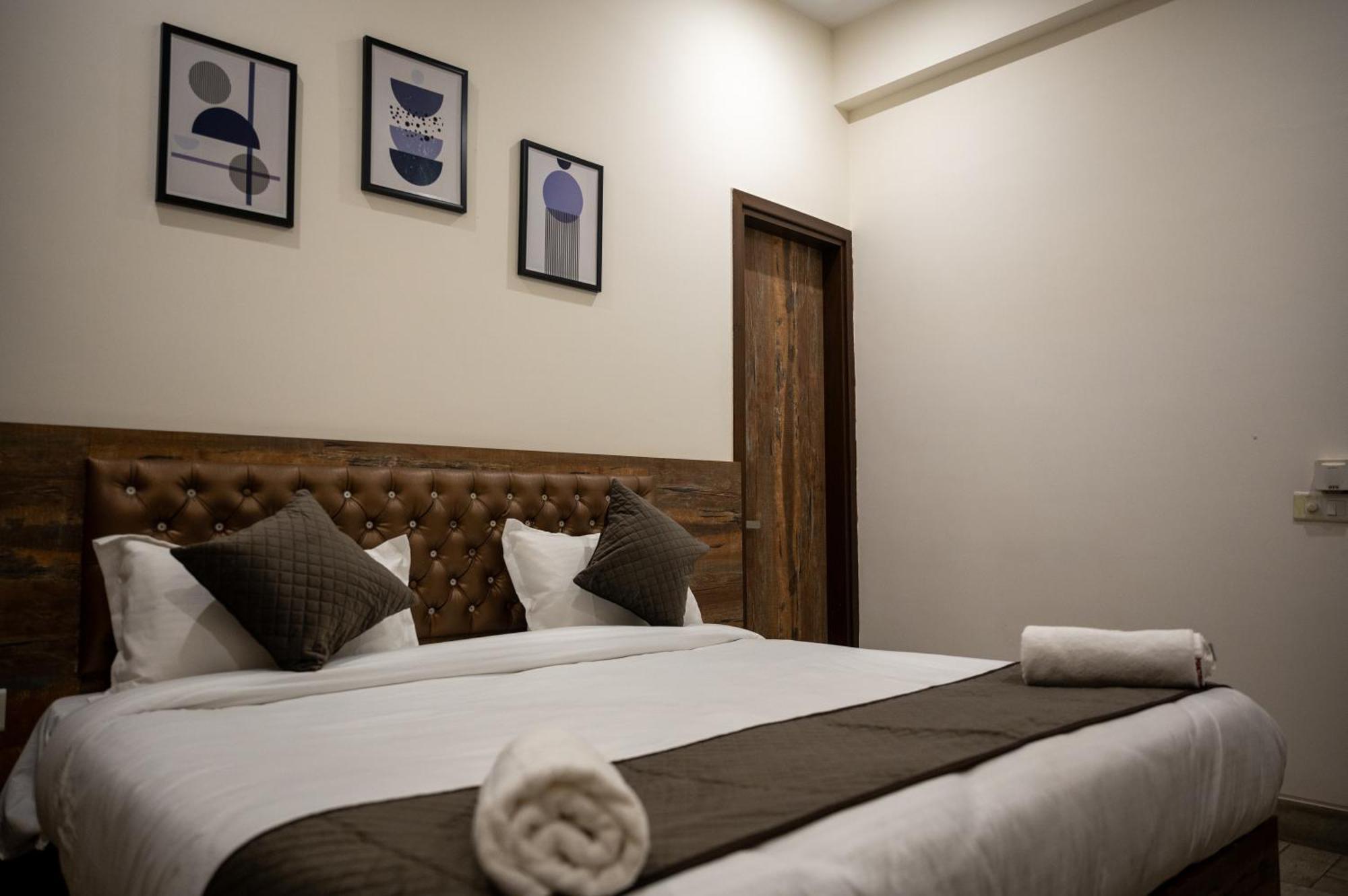 Manzana Hotel 3*