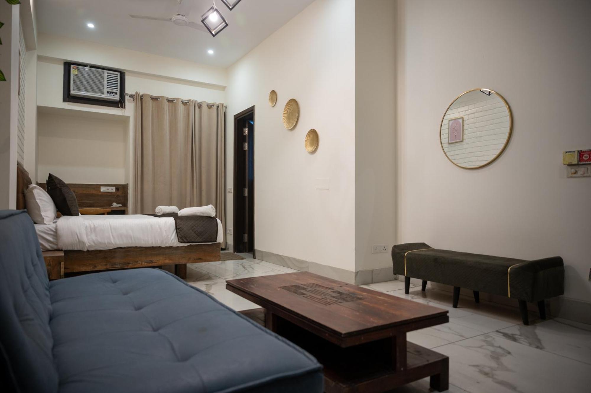 Hotel Manzana Gurgaon