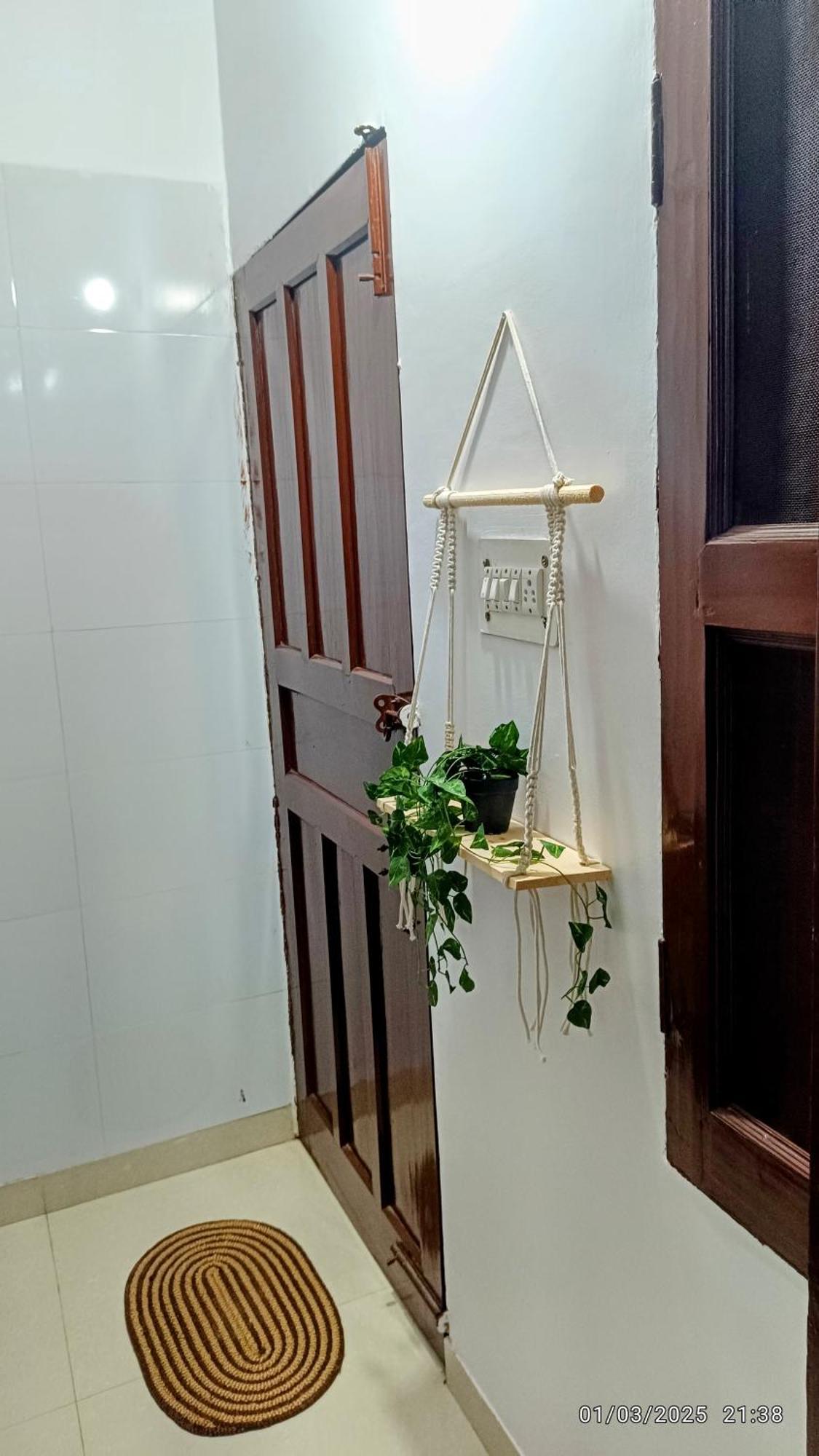 Zy - White Crystal - Party, Group, Couple, Family Apartment *