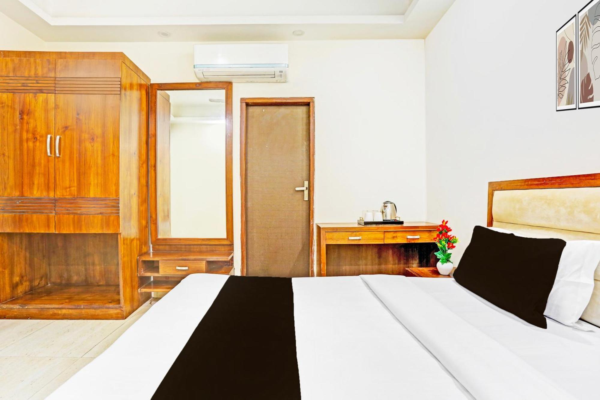 Super O Old Town Hotel 4*
