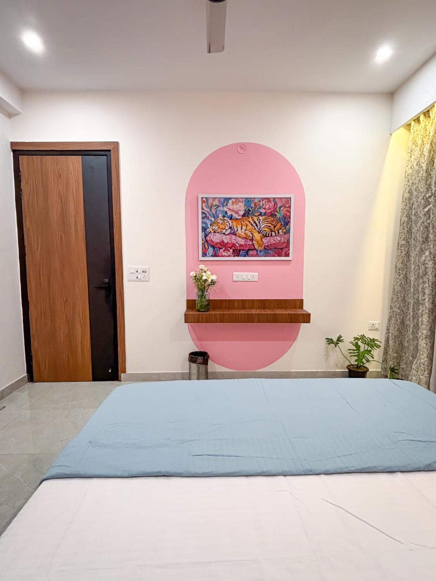 Calm Canopy 1bhk With Pvt Balcony & Kitchen