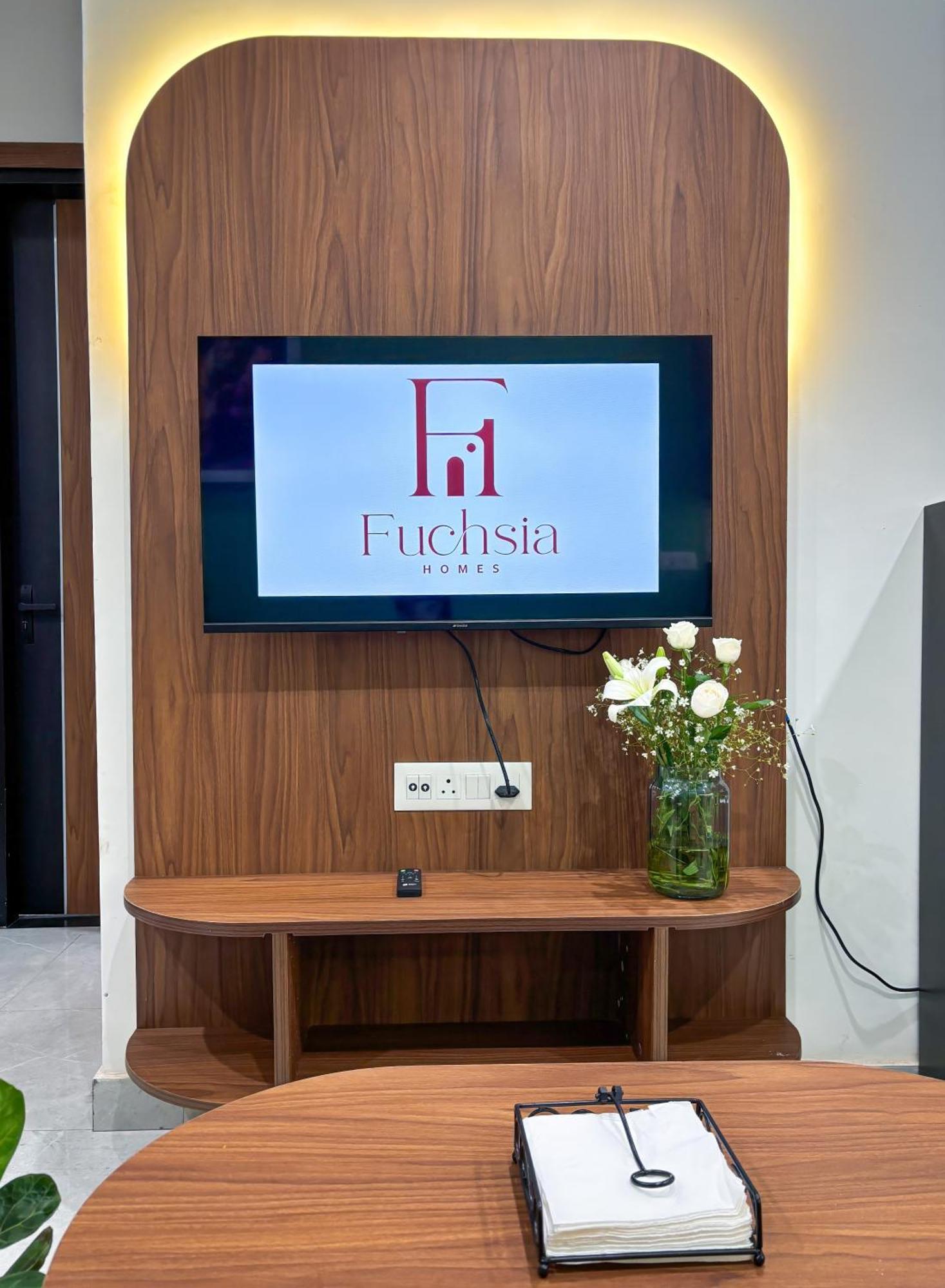 Calm Canopy 1bhk With Pvt Balcony & Kitchen Gurgaon