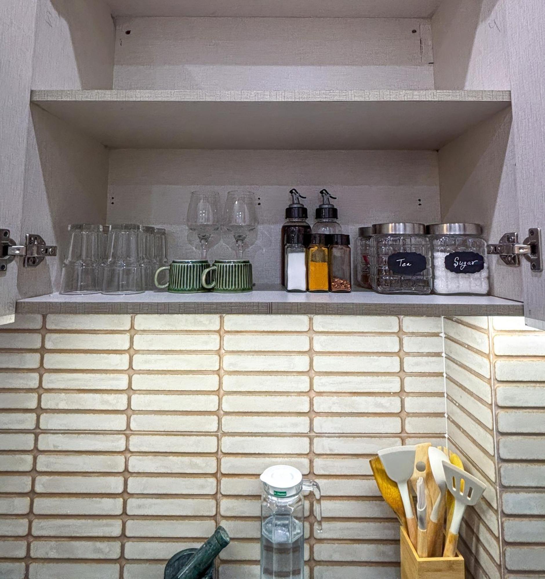 Calm Canopy 1bhk With Pvt Balcony & Kitchen