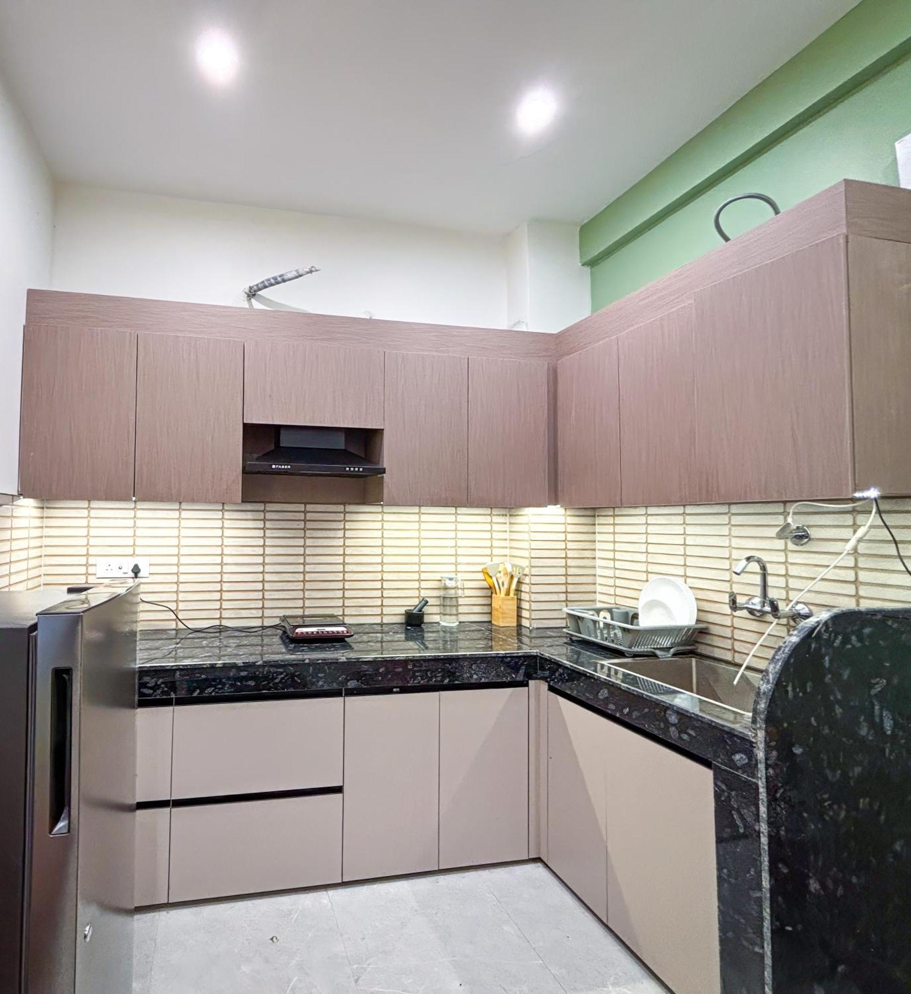 Apartment Calm Canopy 1bhk With Pvt Balcony & Kitchen