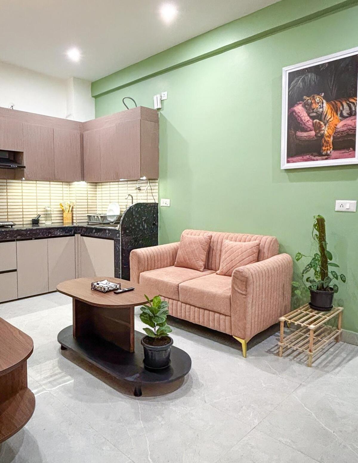 Apartment Calm Canopy 1bhk With Pvt Balcony & Kitchen