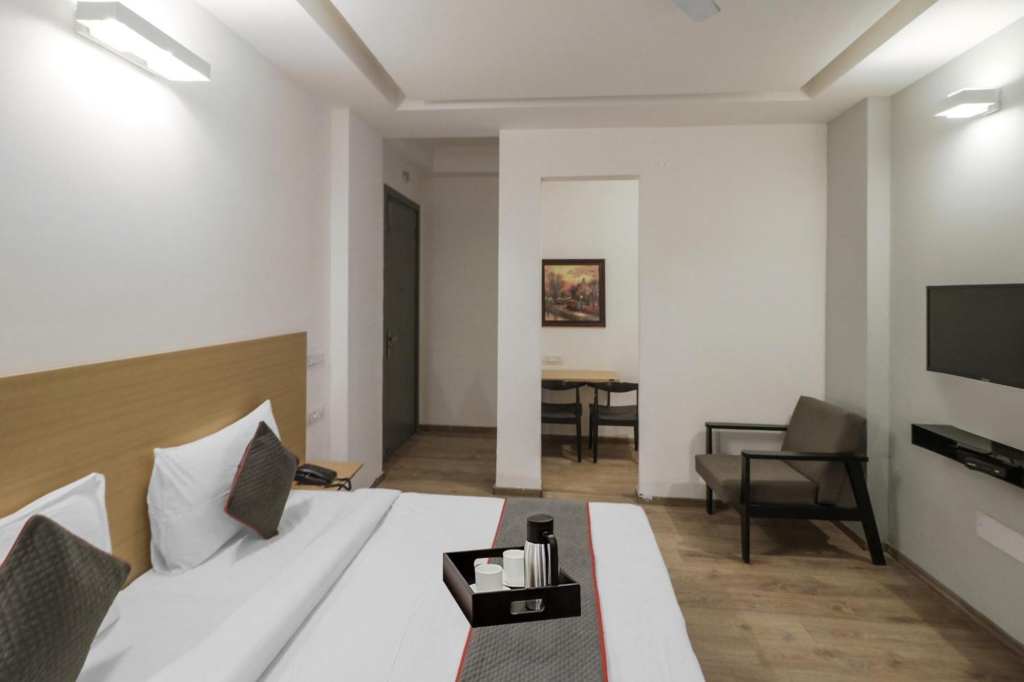 Townhouse Flora Lite Hotel 4*