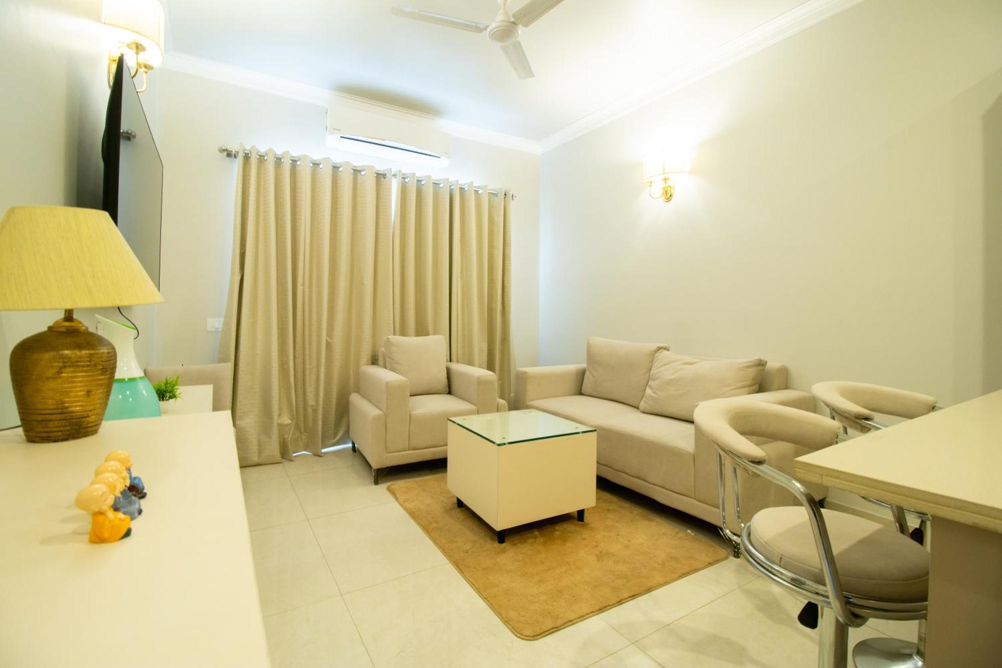 Apartment Posh 1br In Gurugram With Club Facilities *