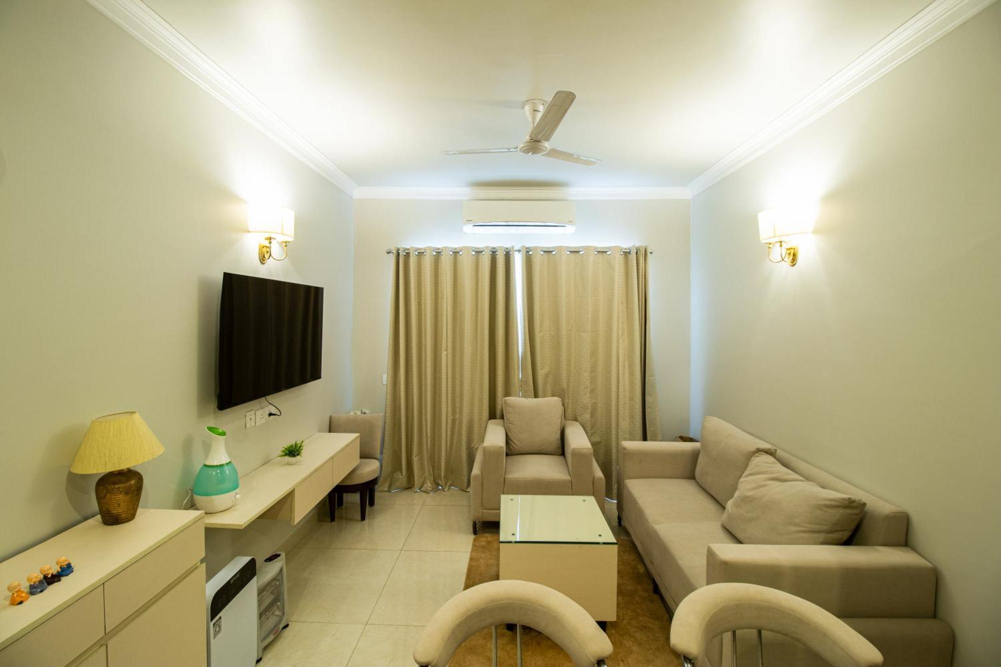 Apartment Posh 1br In Gurugram With Club Facilities Gurgaon