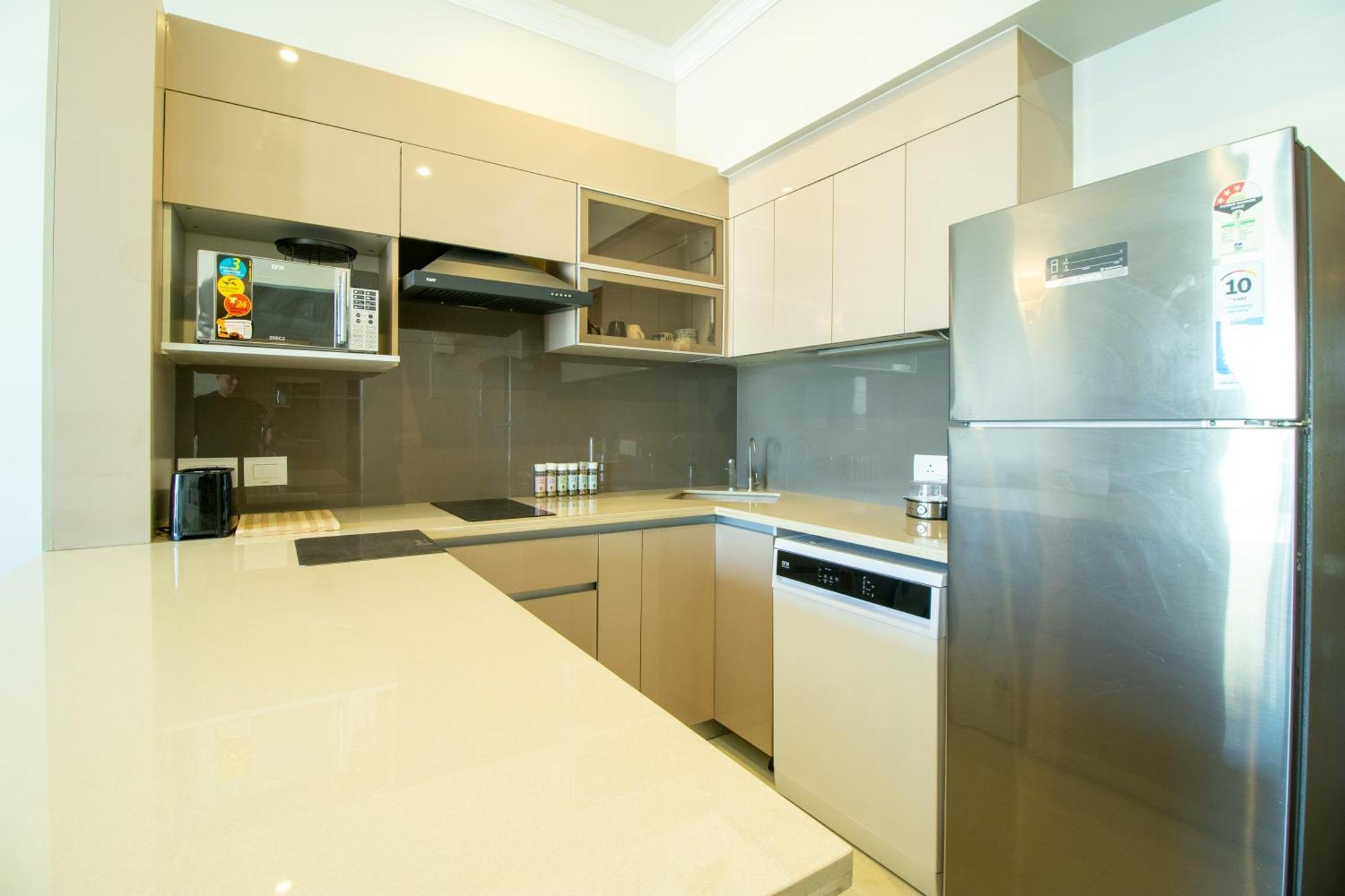 Posh 1br In Gurugram With Club Facilities Apartment