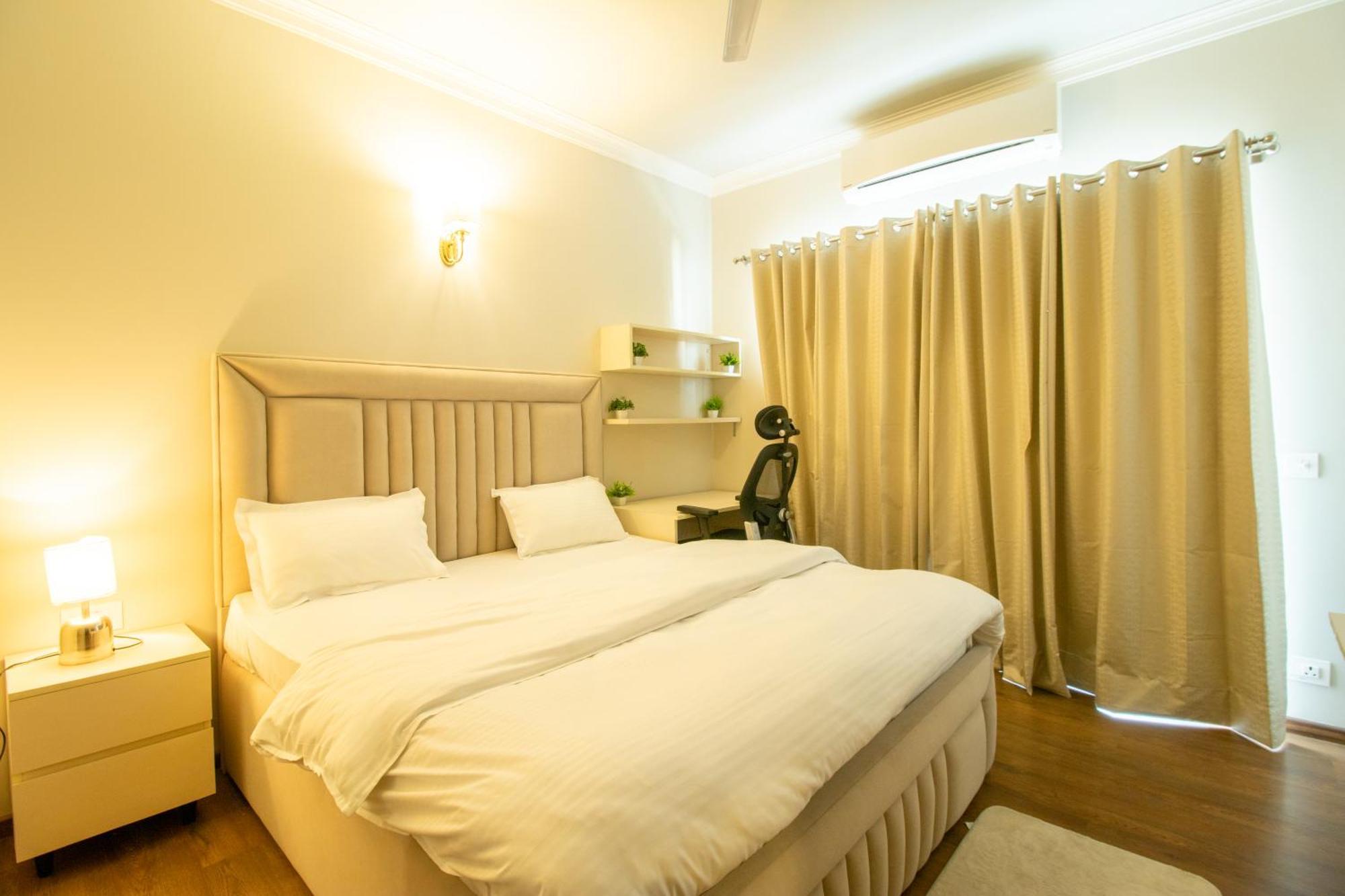Apartment Posh 1br In Gurugram With Club Facilities *