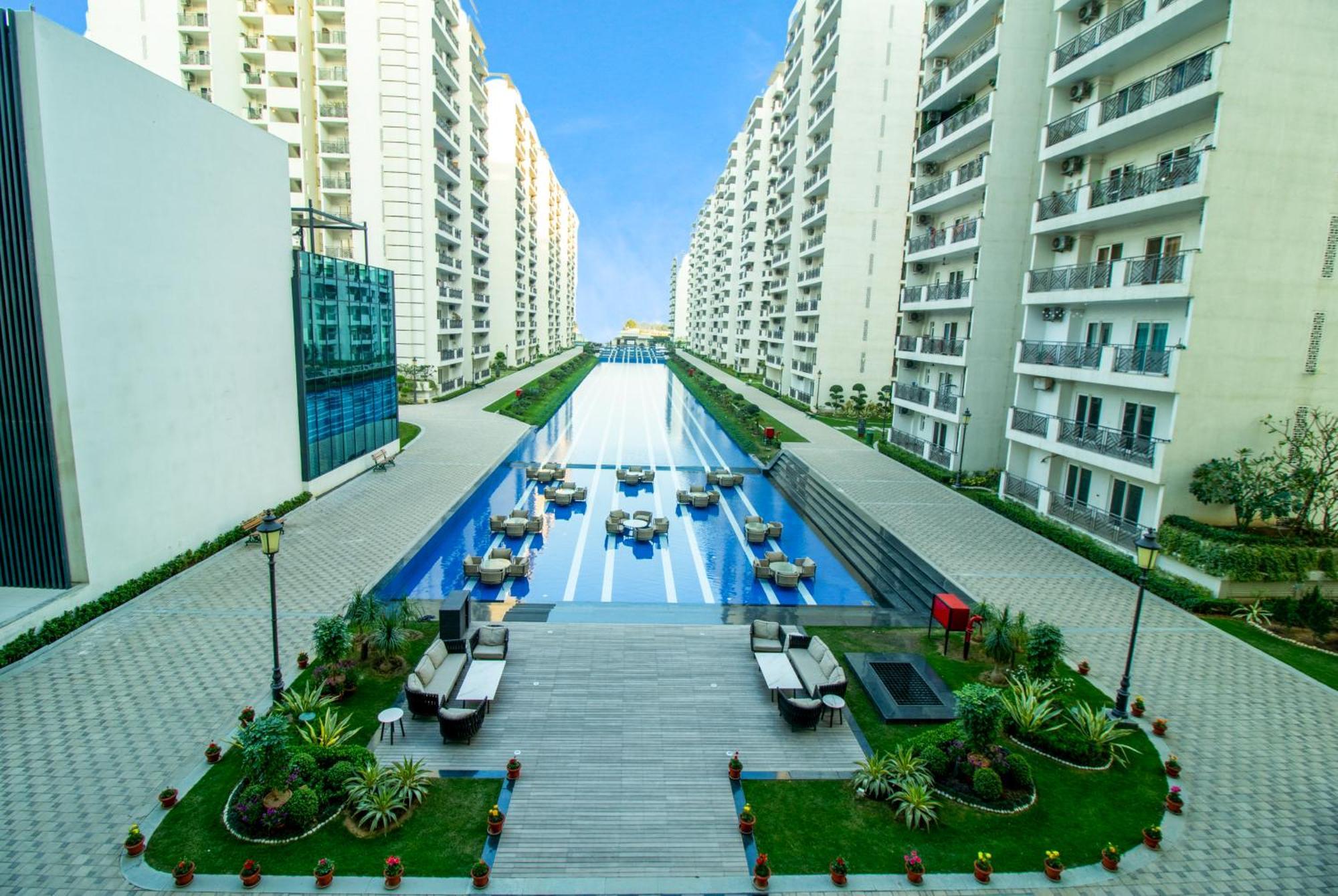 Posh 1br In Gurugram With Club Facilities Apartment