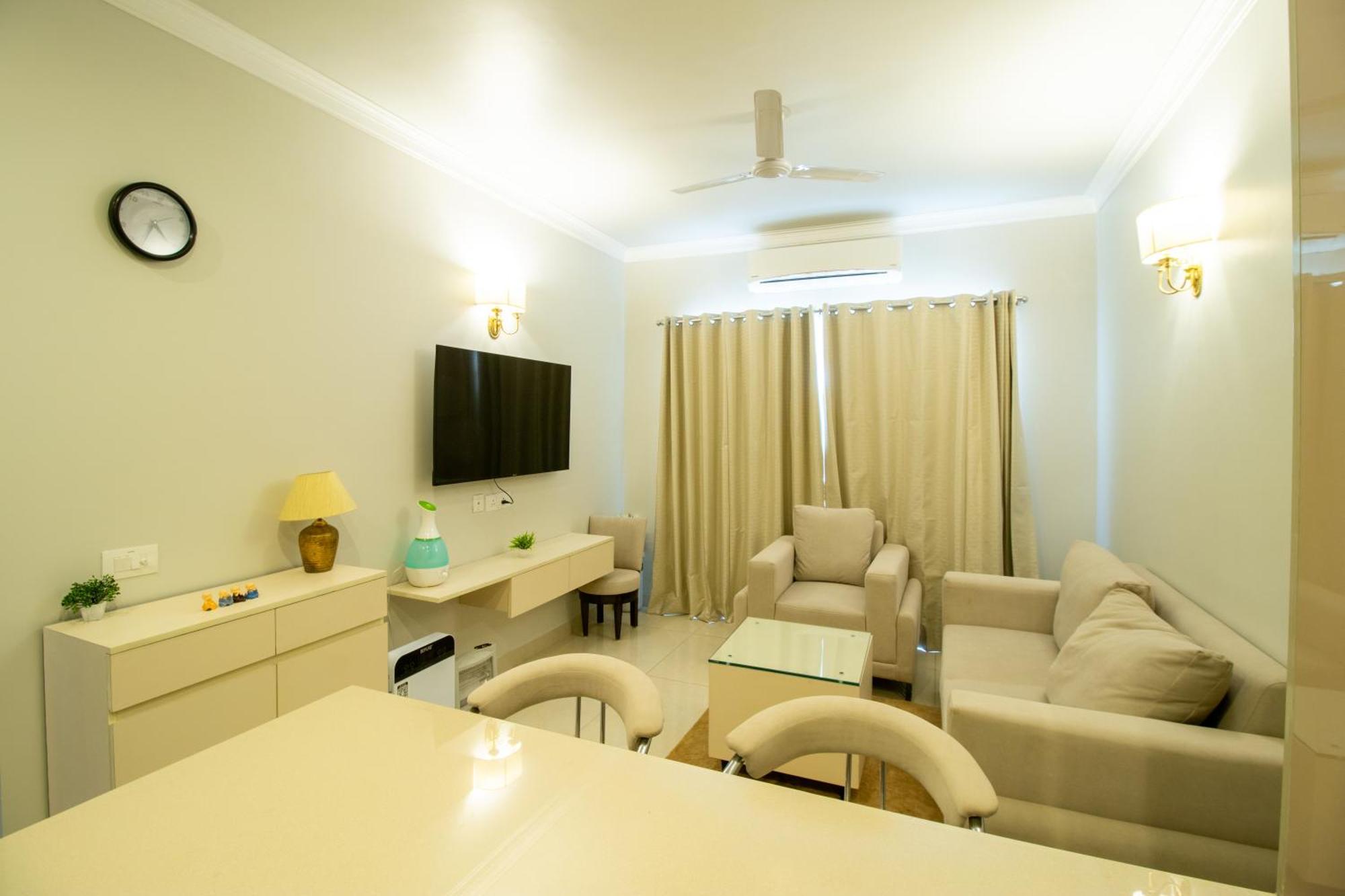 Apartment Posh 1br In Gurugram With Club Facilities