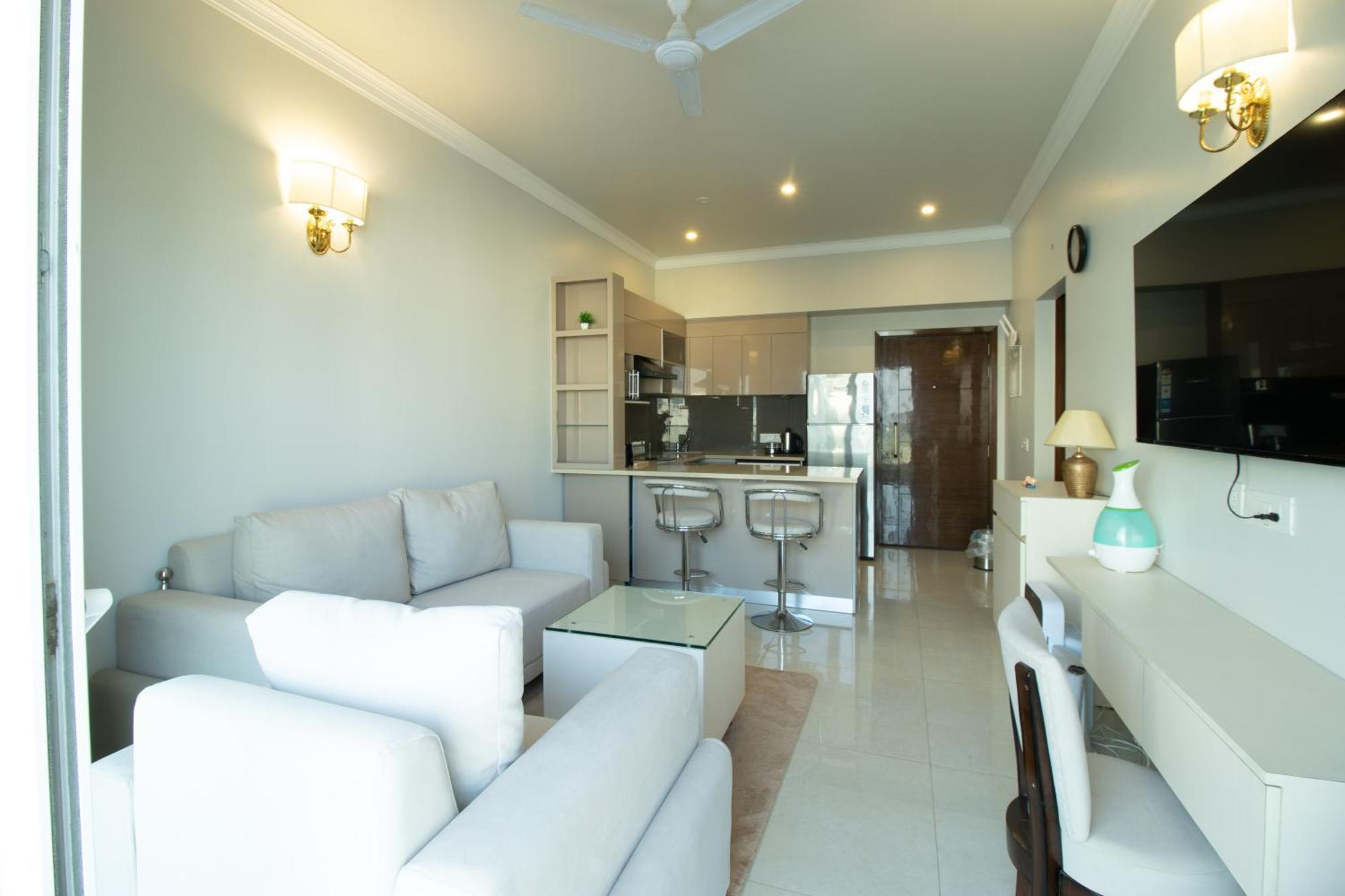Posh 1br In Gurugram With Club Facilities Apartment *