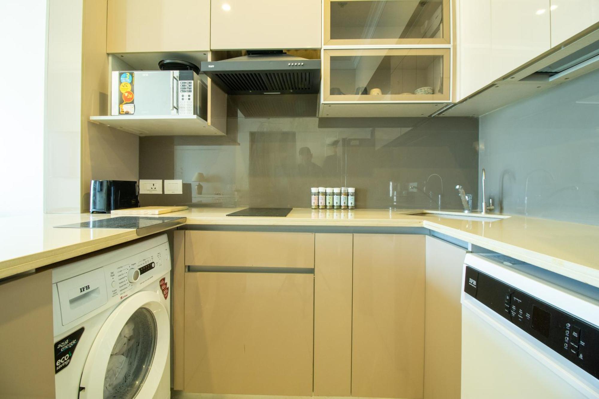Posh 1br In Gurugram With Club Facilities Gurgaon