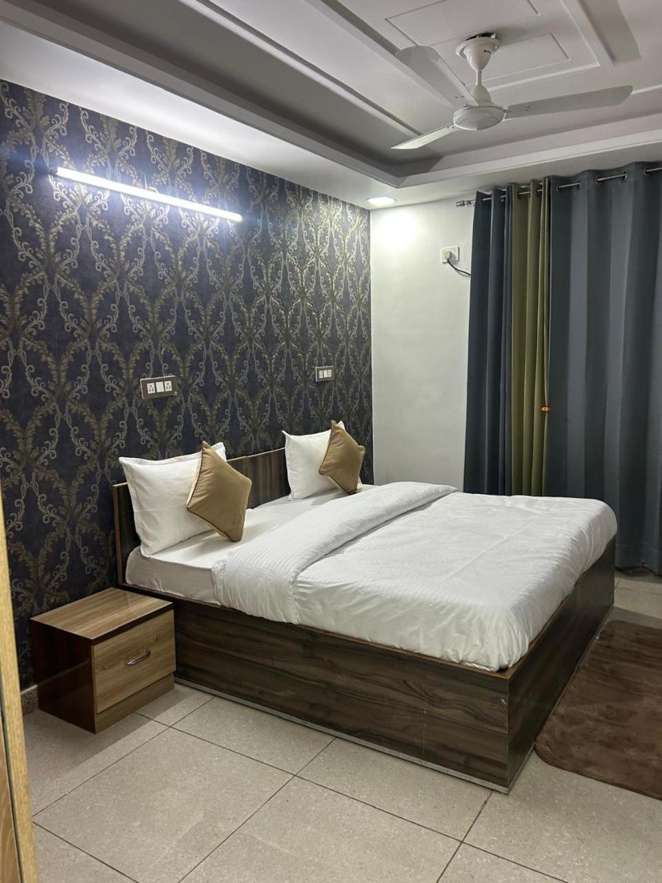 Raj Residency Hotel 3*
