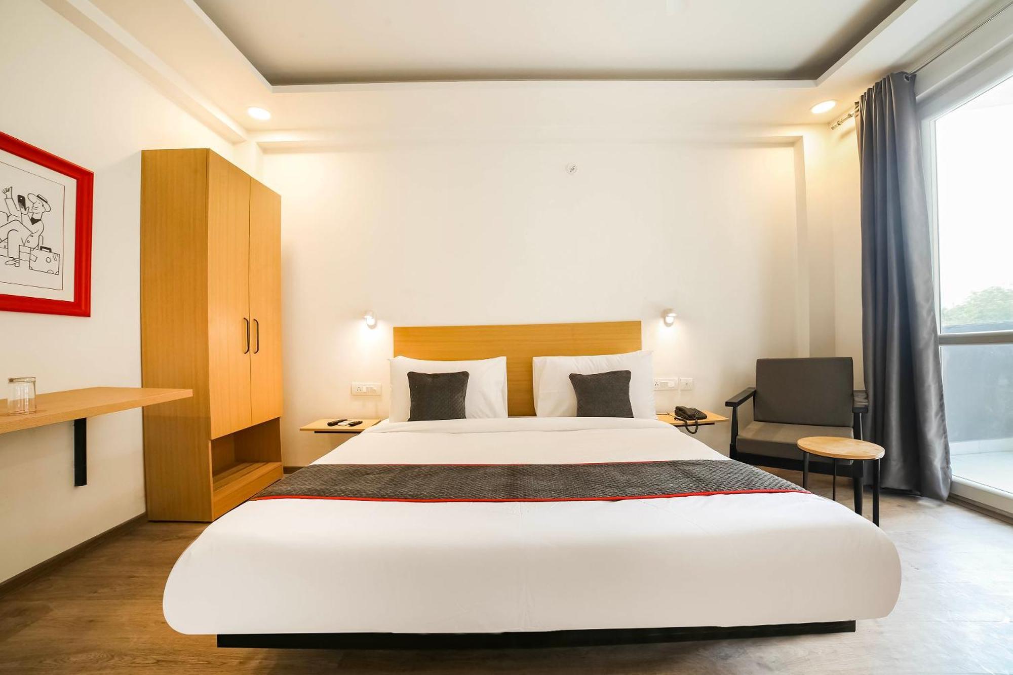 Super Townhouse Sector 46 Near Appu Ghar Hotel
