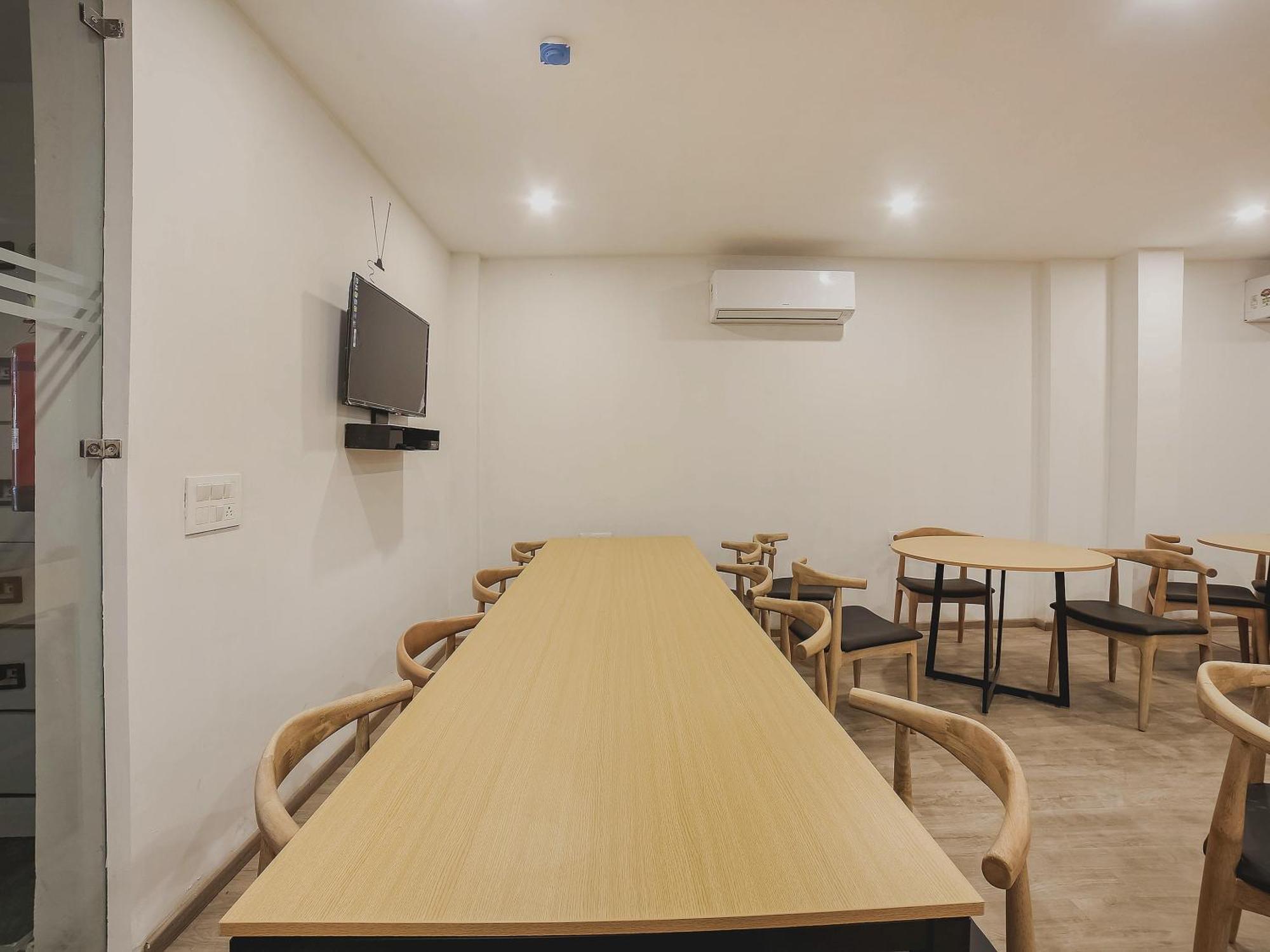 Super Townhouse Sector 46 Near Appu Ghar 4*