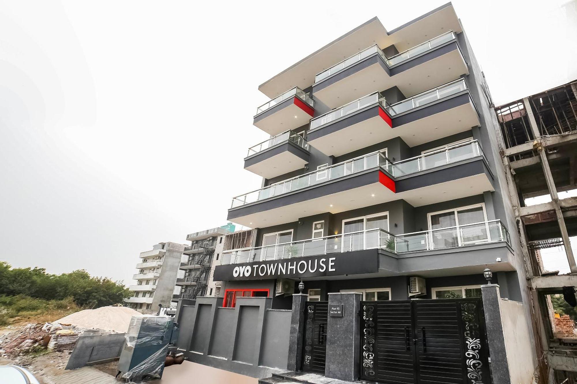 Super Townhouse Sector 46 Near Appu Ghar Hotel