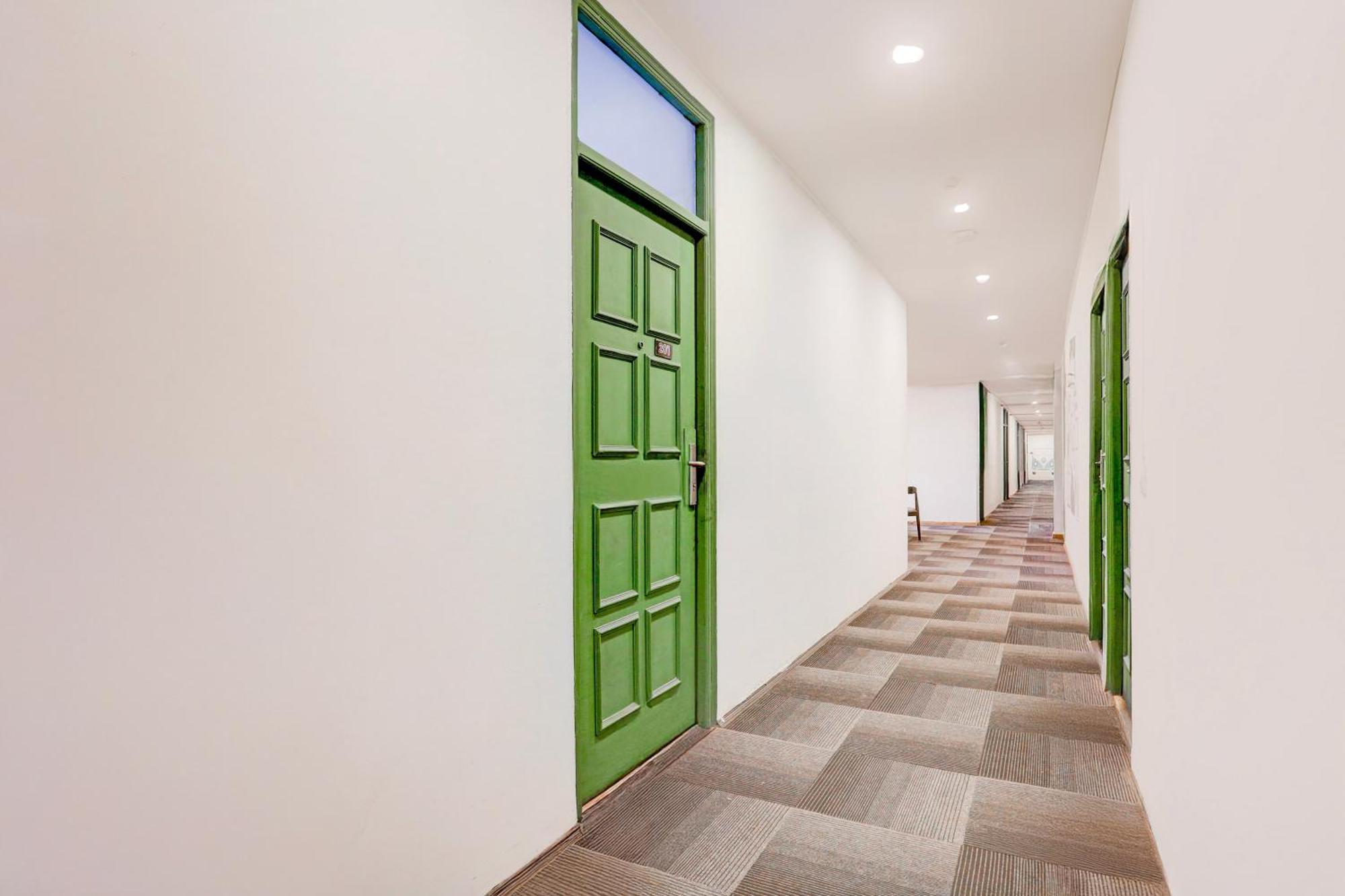 Hotel Super Townhouse Sector 64 Near Worldmark Gurugram Formerly Vero