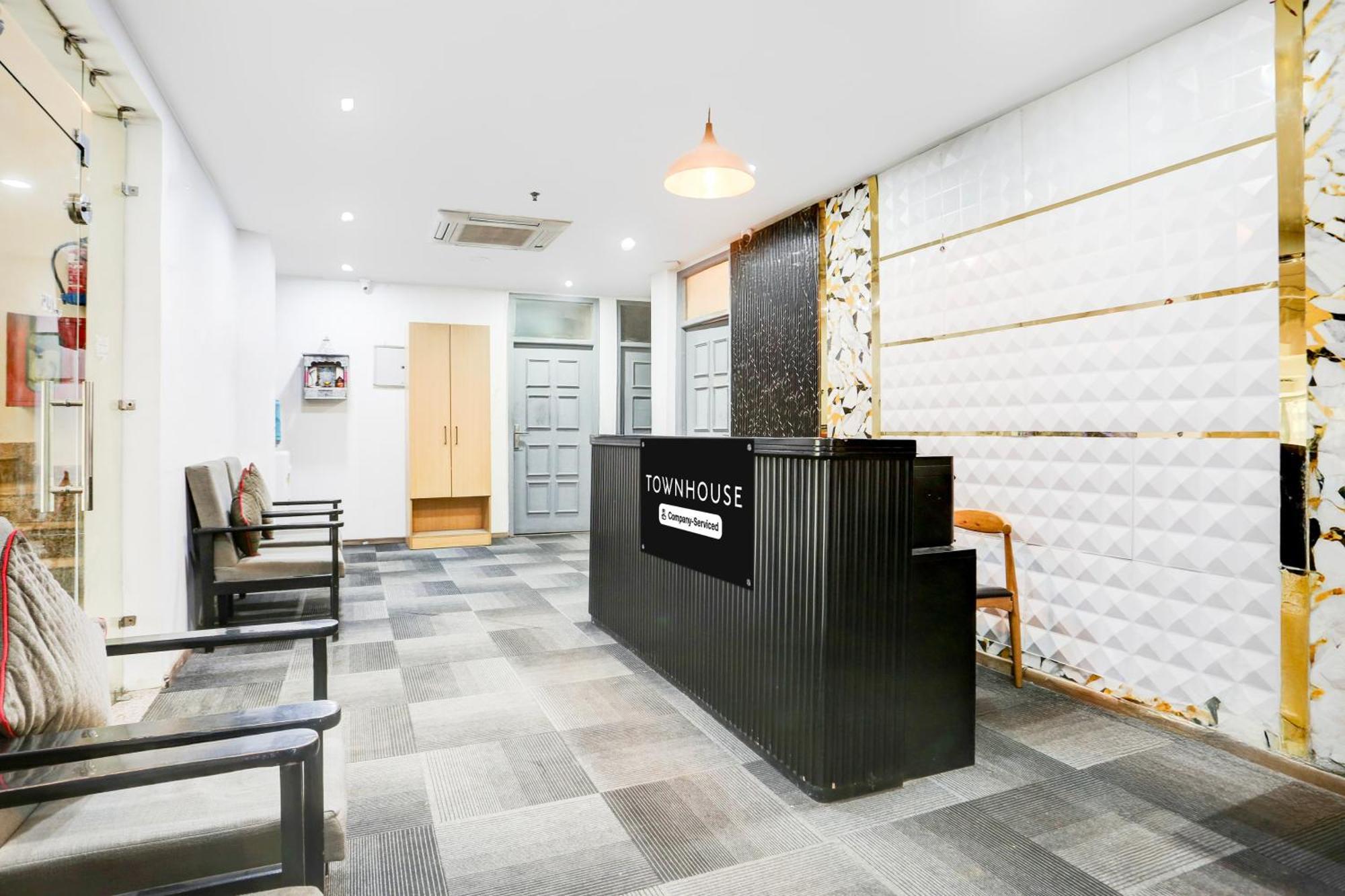 Super Townhouse Sector 64 Near Worldmark Gurugram Formerly Vero 4*