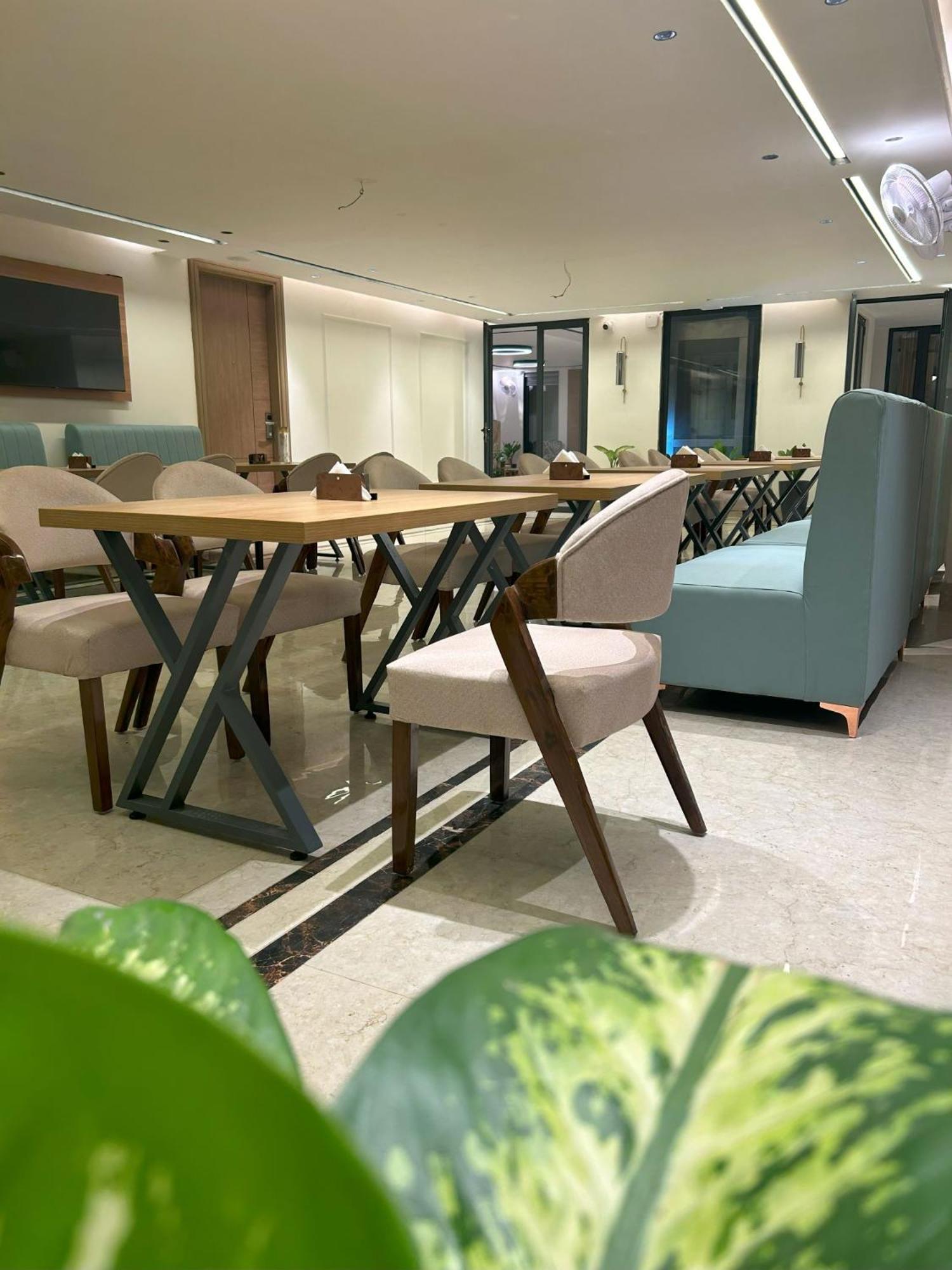 Aatithyam Residency Hotel Gurgaon