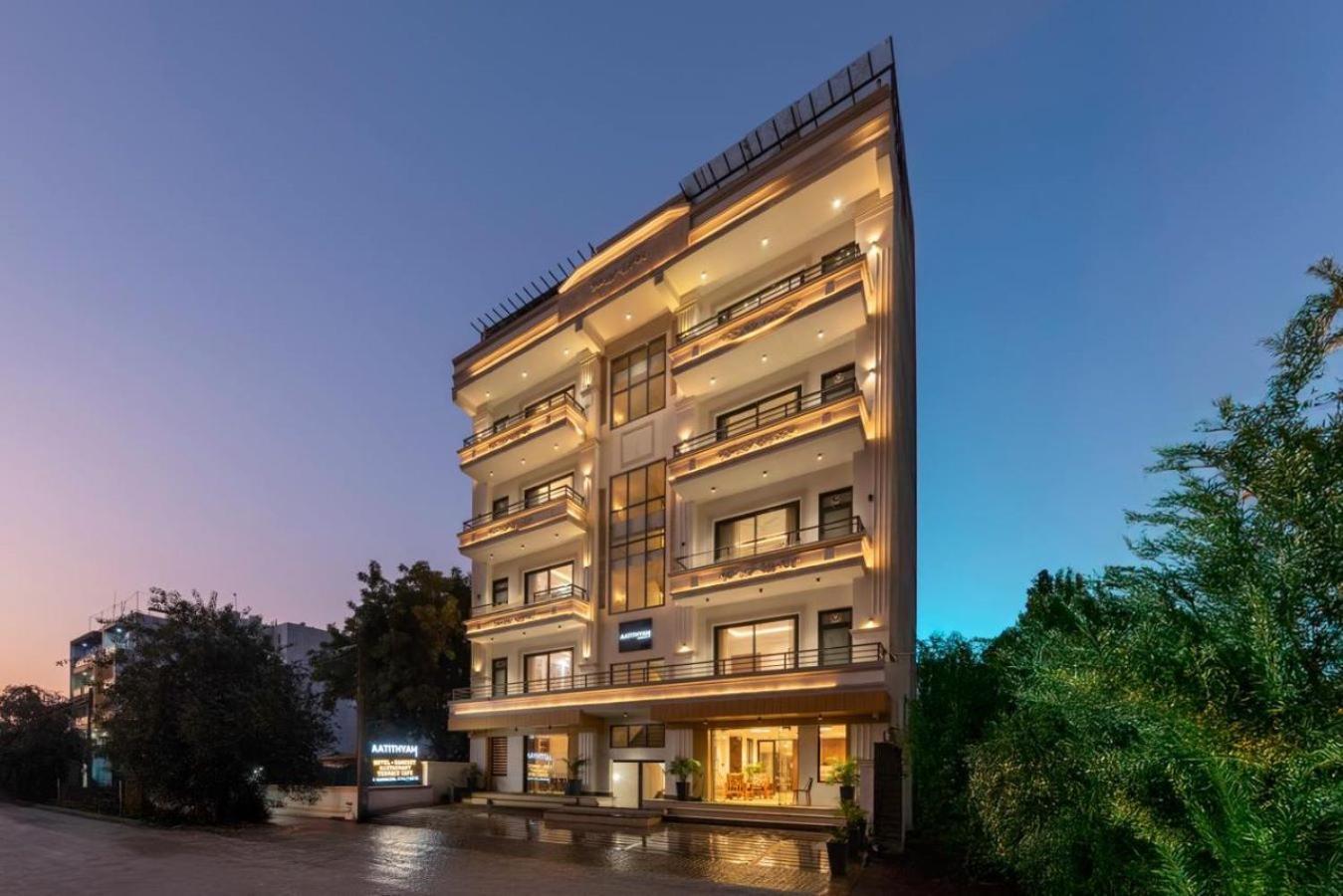 Hotel Aatithyam Residency Gurgaon