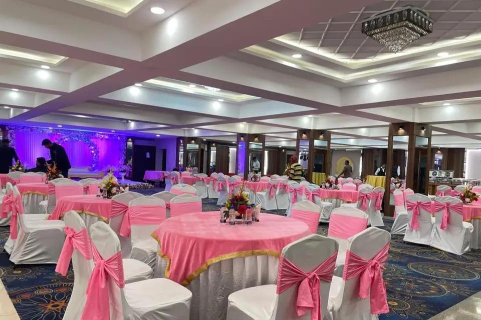 Sk Premium Park Ggn Hotel