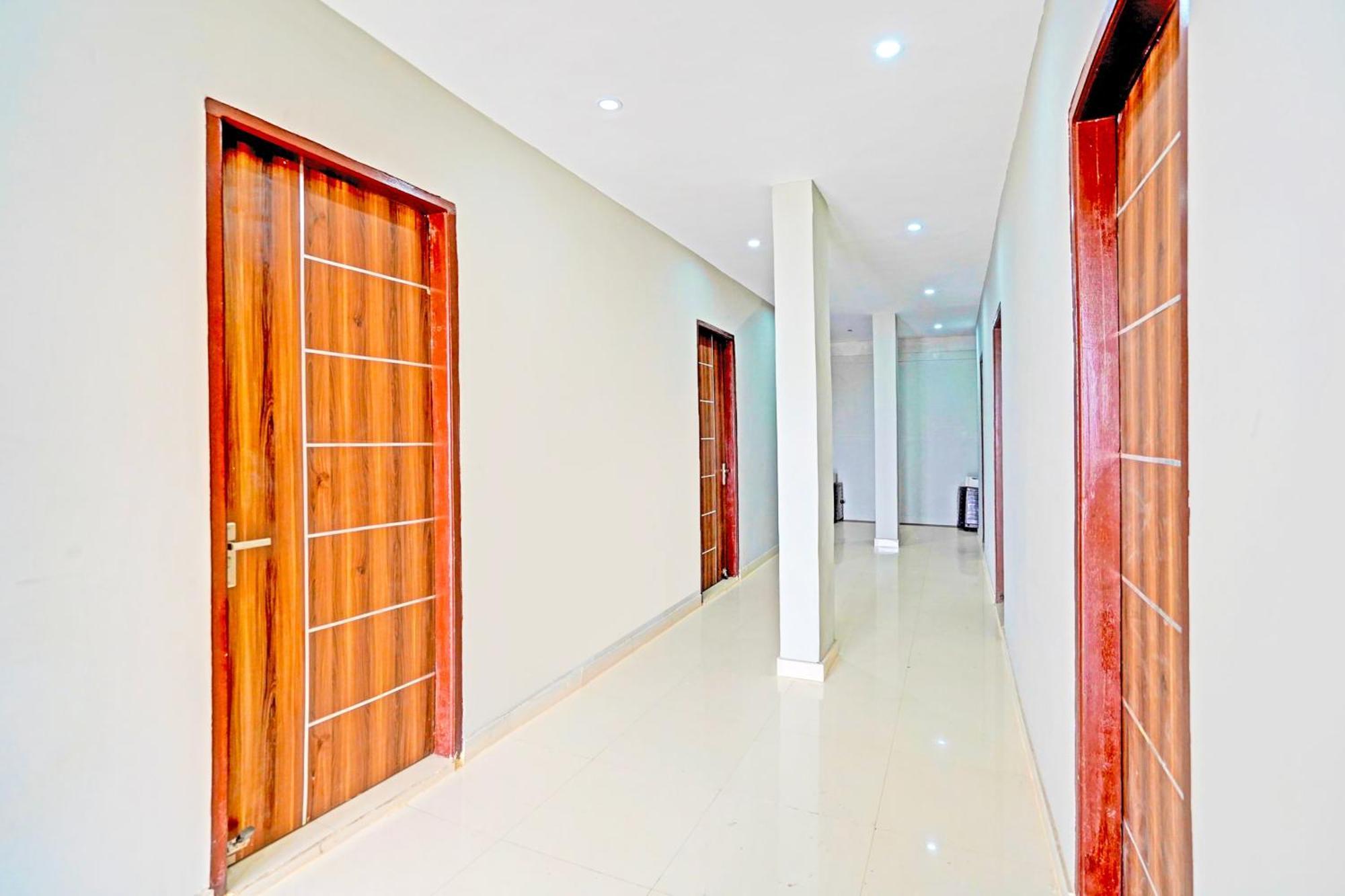 Hotel O Shree Jee